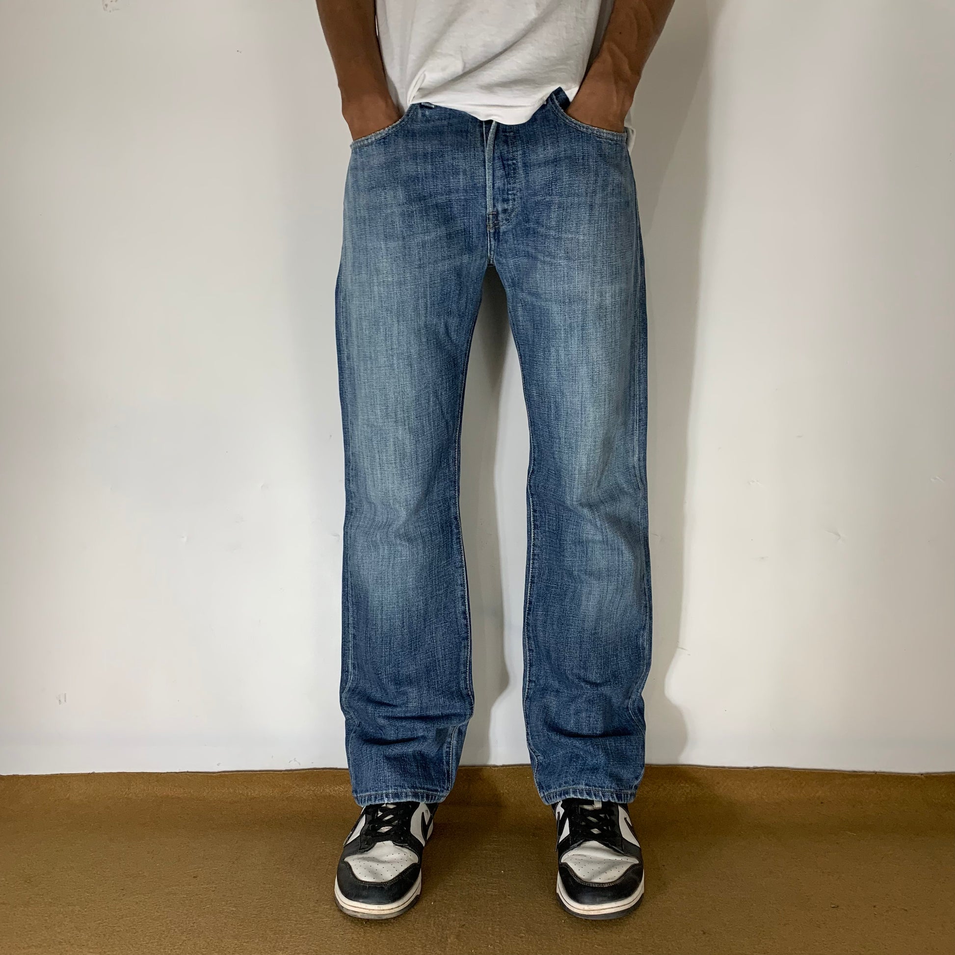 LEVI’s 501 JEANS
