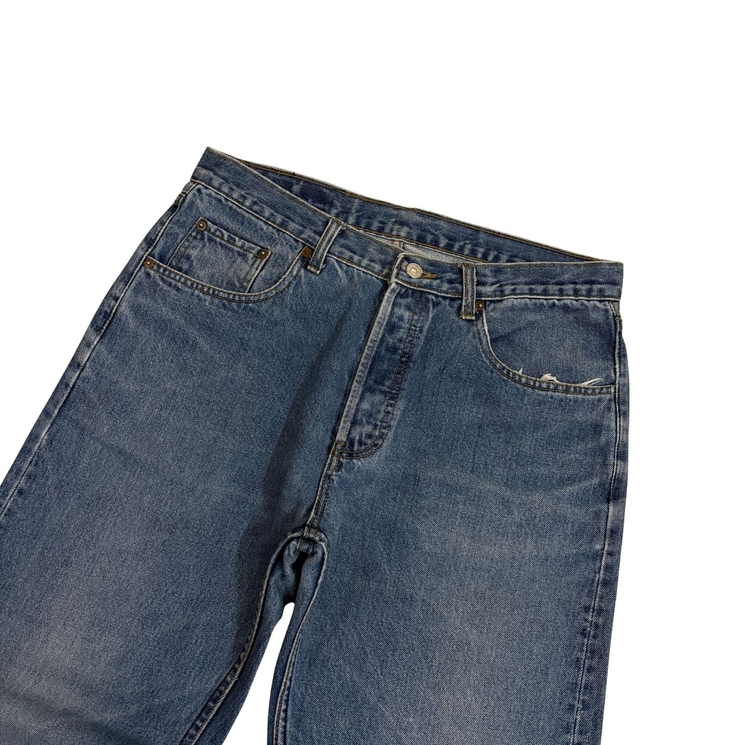 LEVI’s 501 JEANS