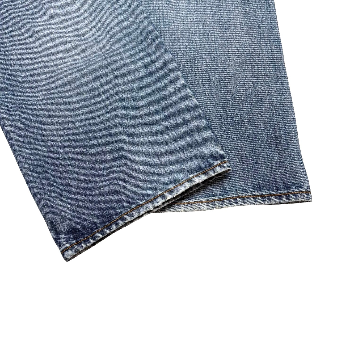 LEVI’s 501 JEANS