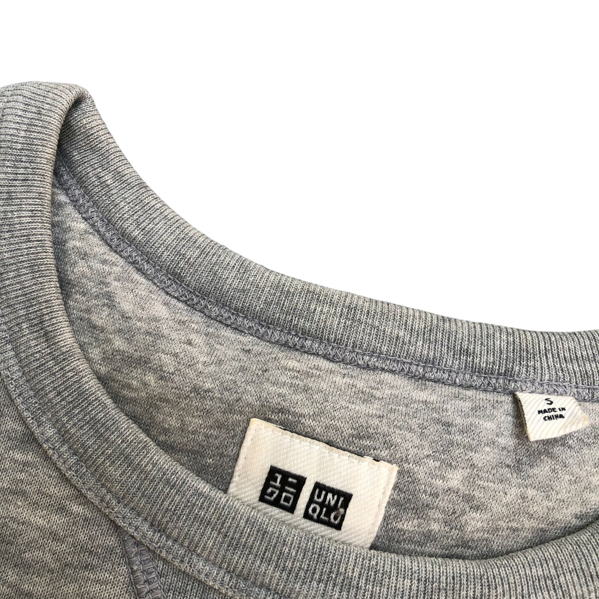 UNIQLO SWEATSHIRT