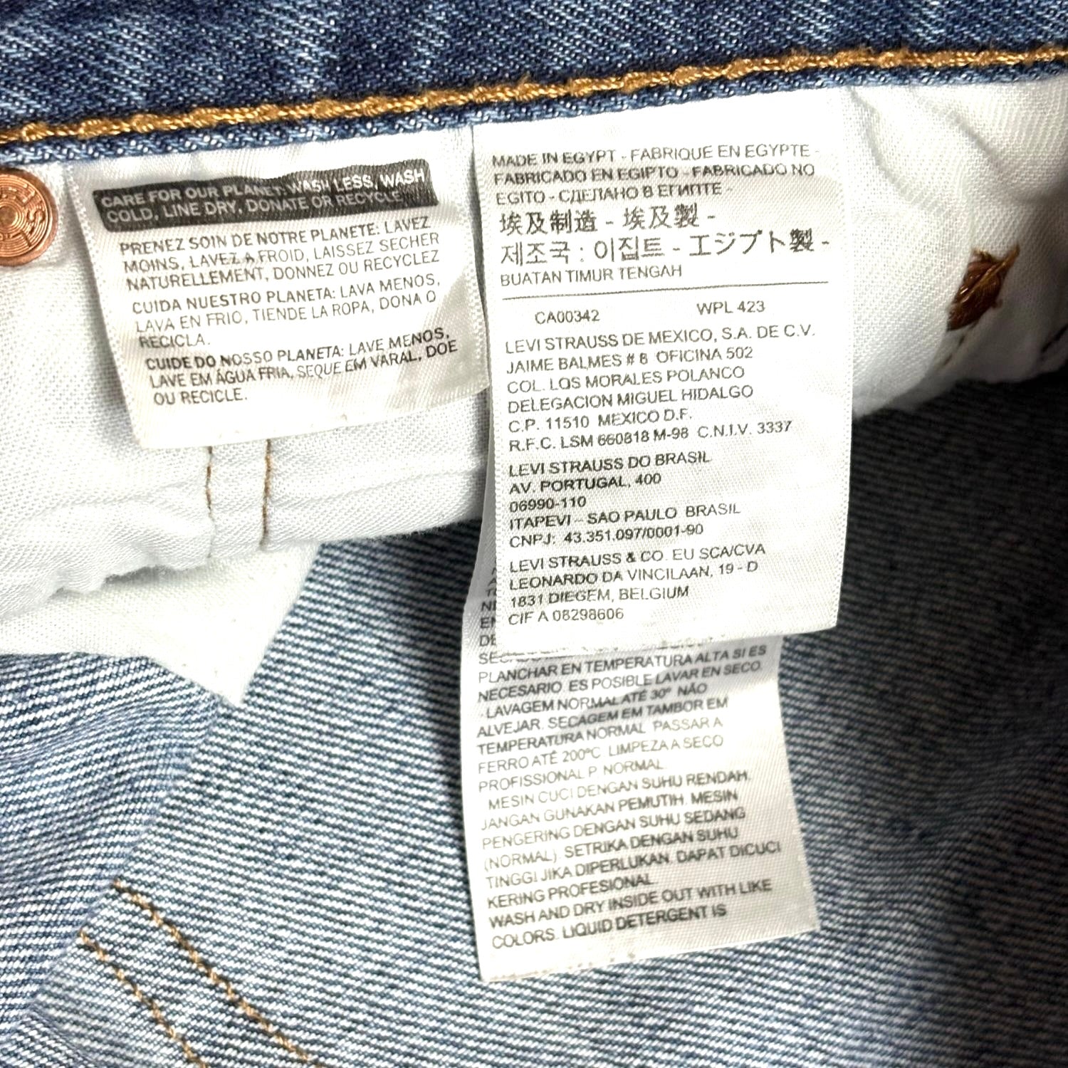 LEVI’s 501 JEANS