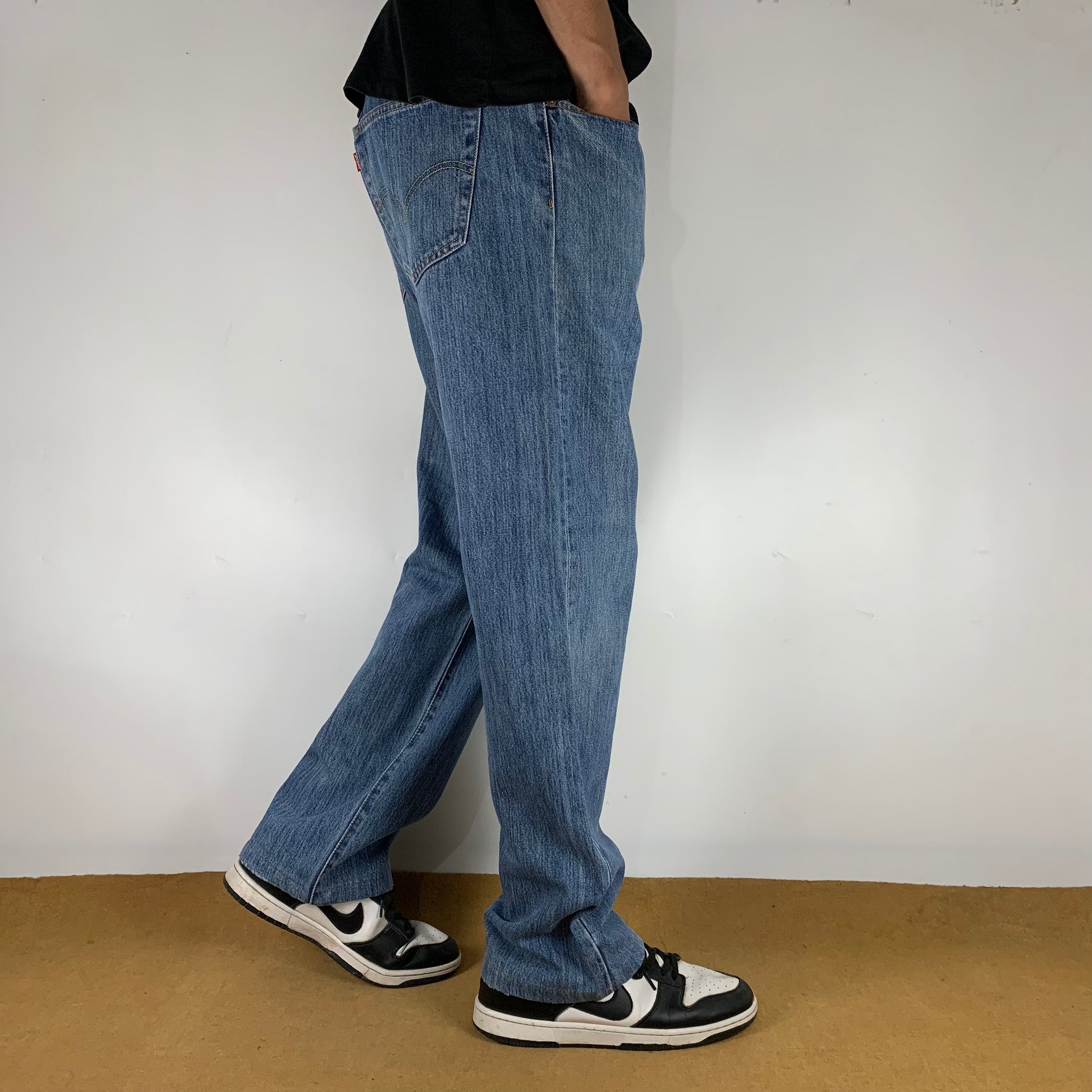 LEVI’s 501 JEANS