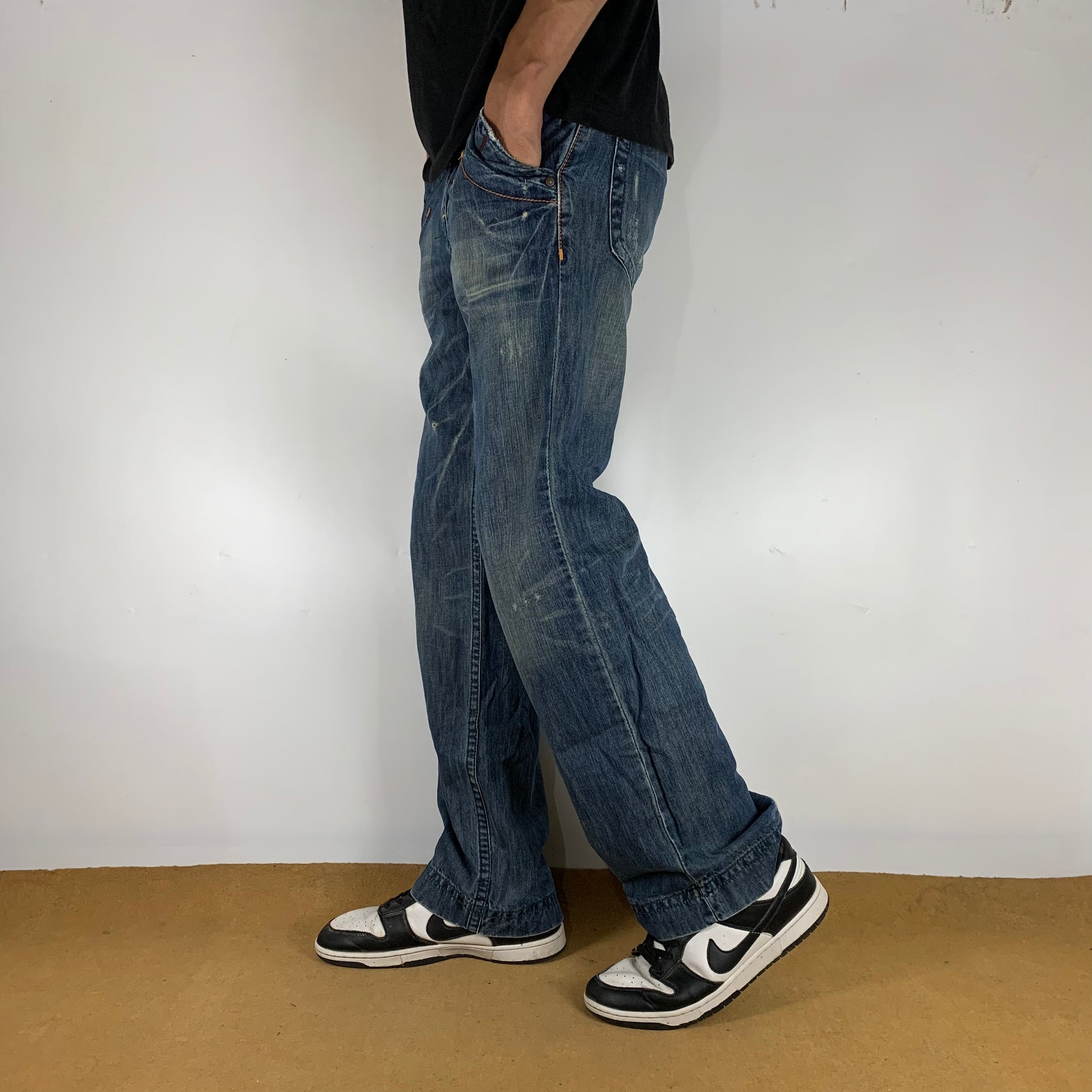 AVH JEANS