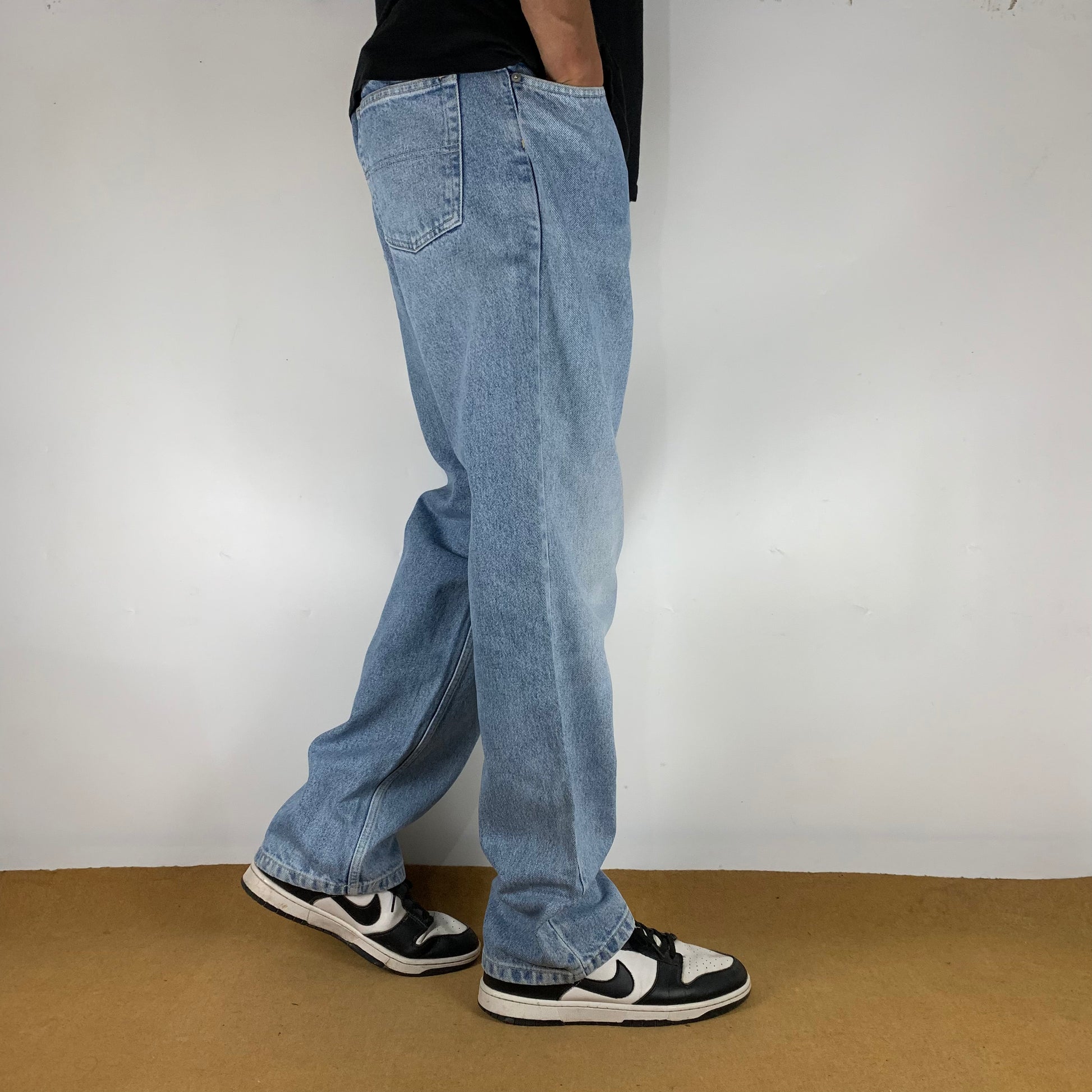 TOMMY HILFIGER JEANS