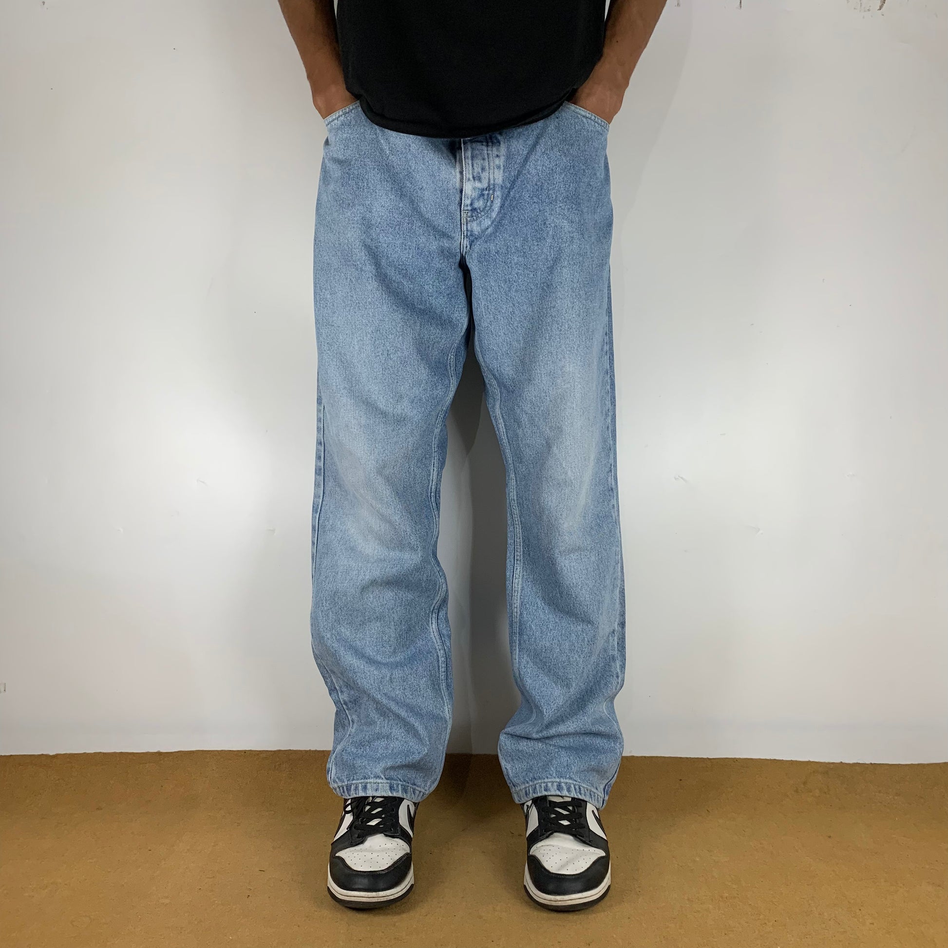 TOMMY HILFIGER JEANS