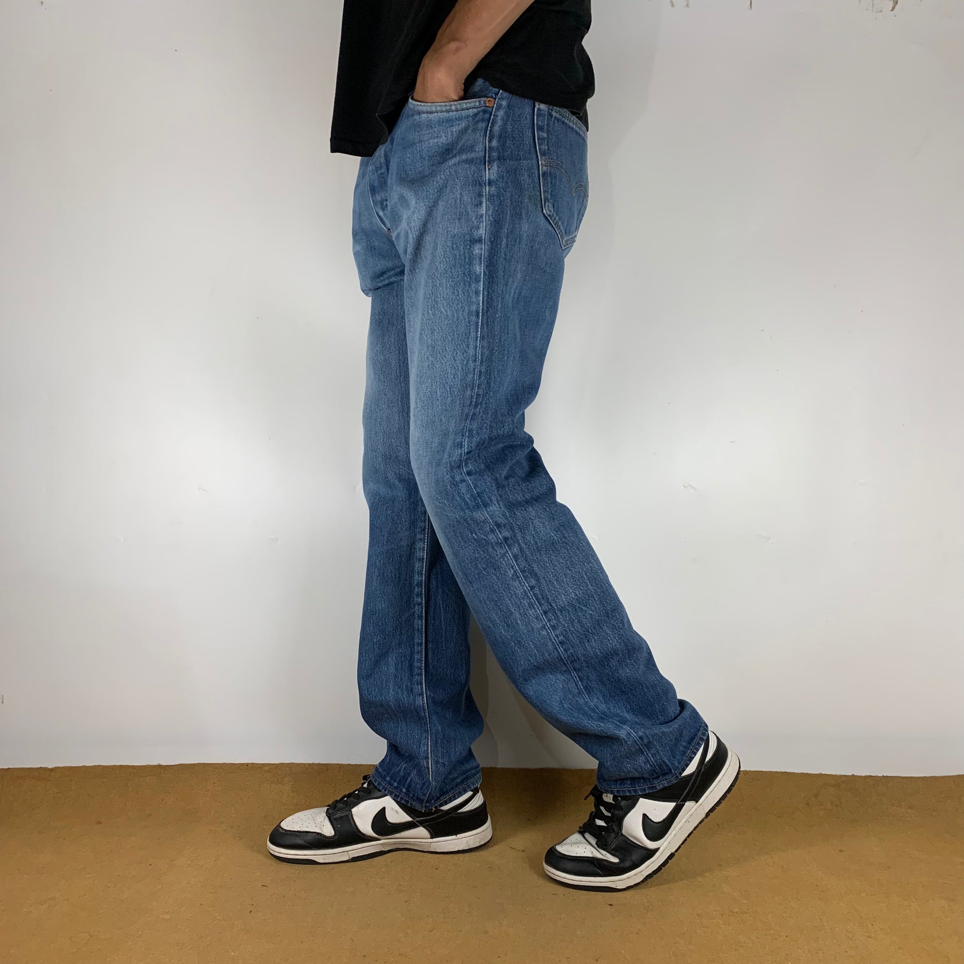 LEVI’s 501 JEANS