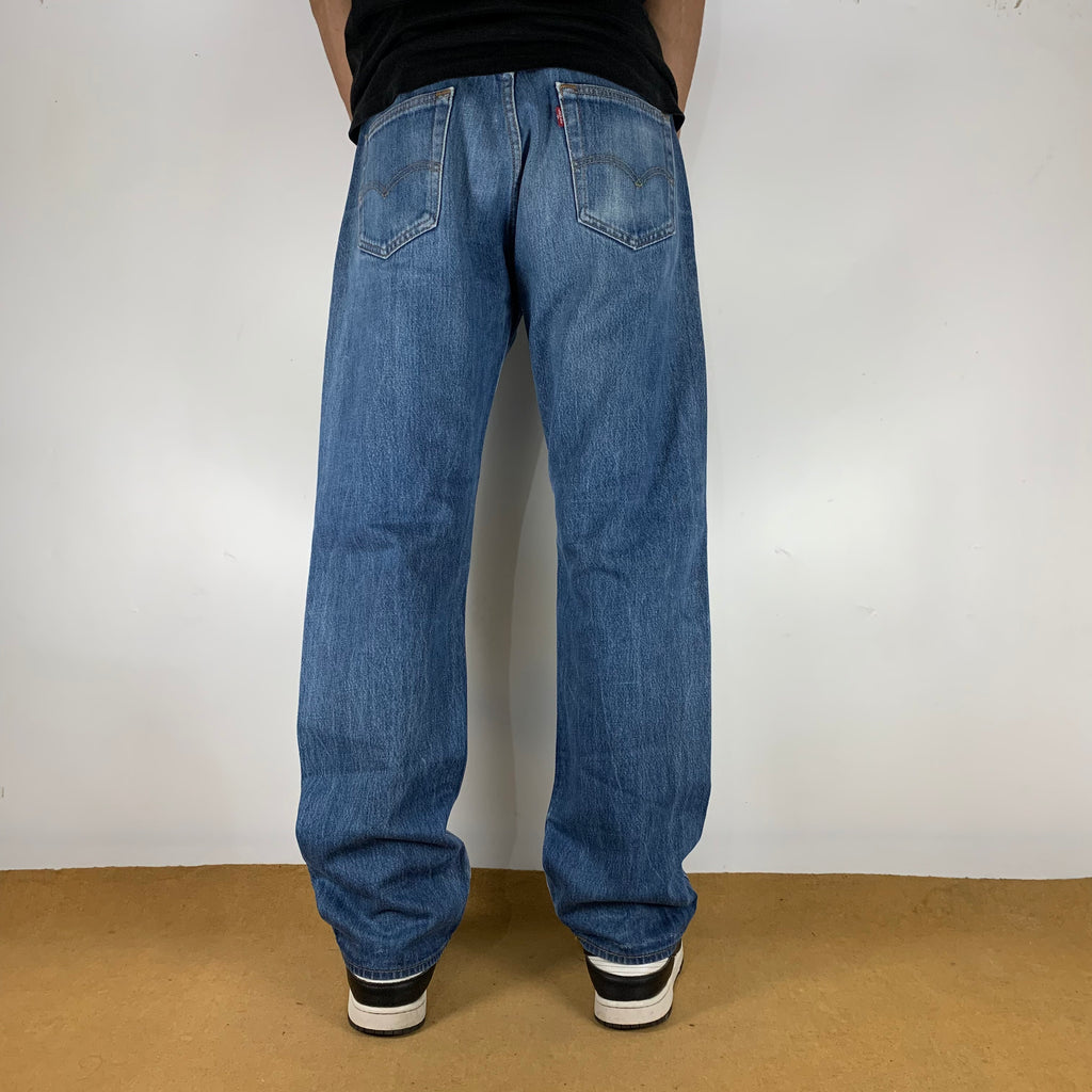 LEVI’s 501 JEANS
