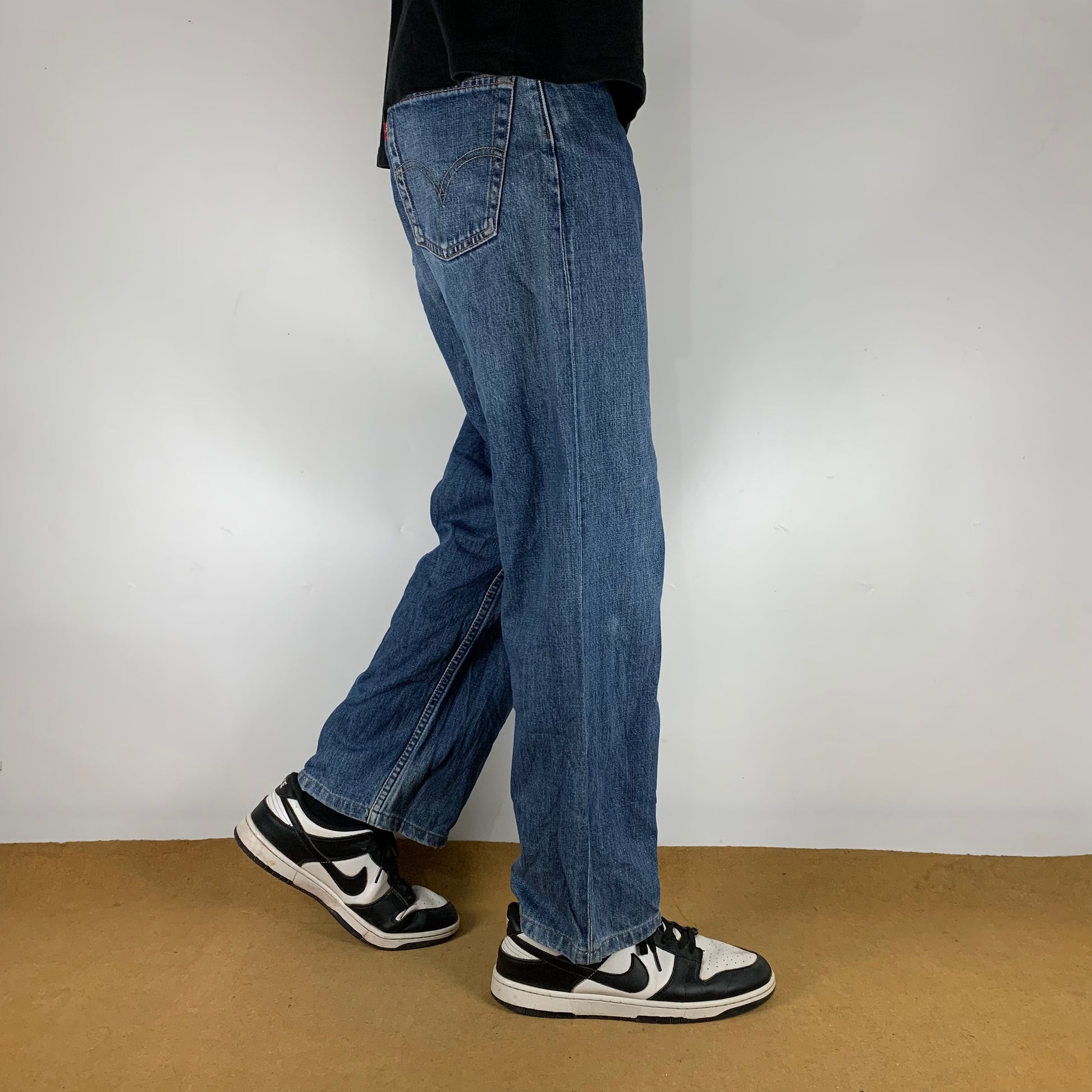 LEVI’s 504 JEANS