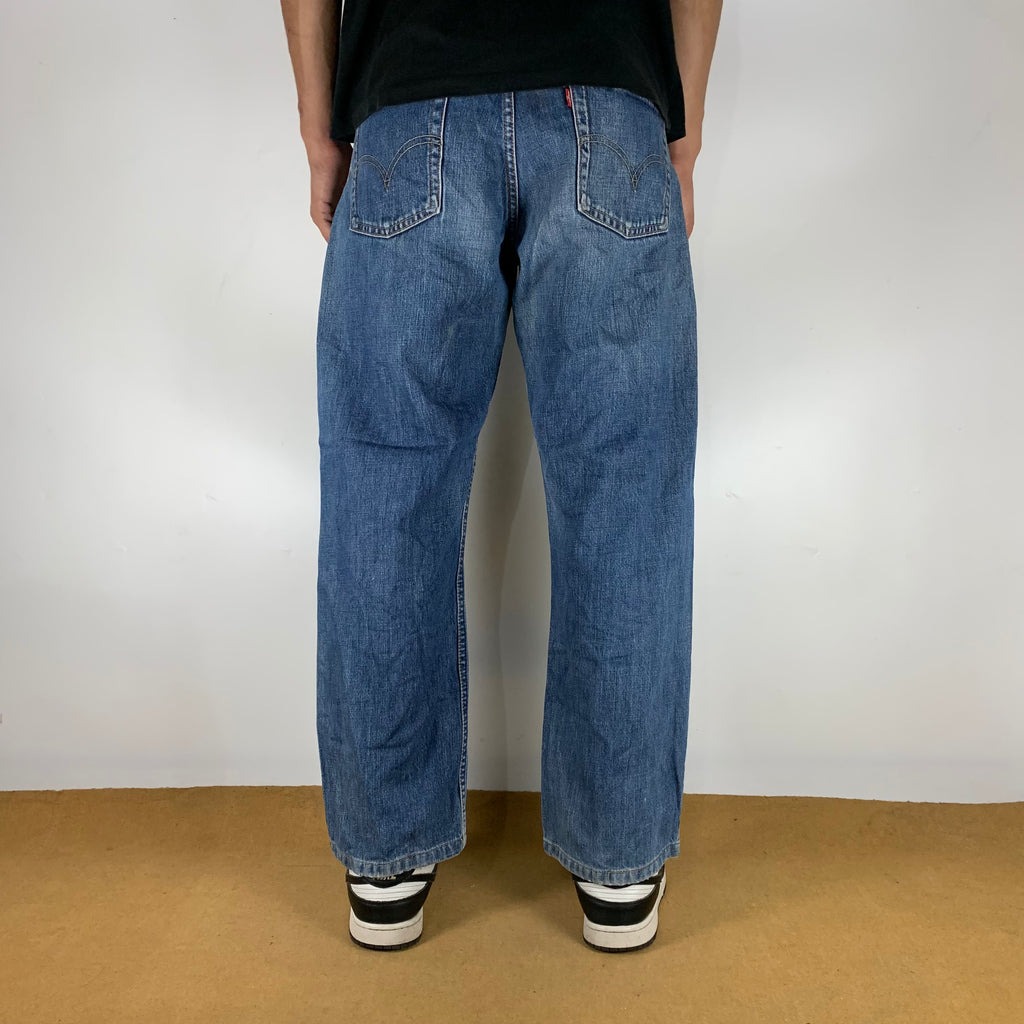 LEVI’s 504 JEANS