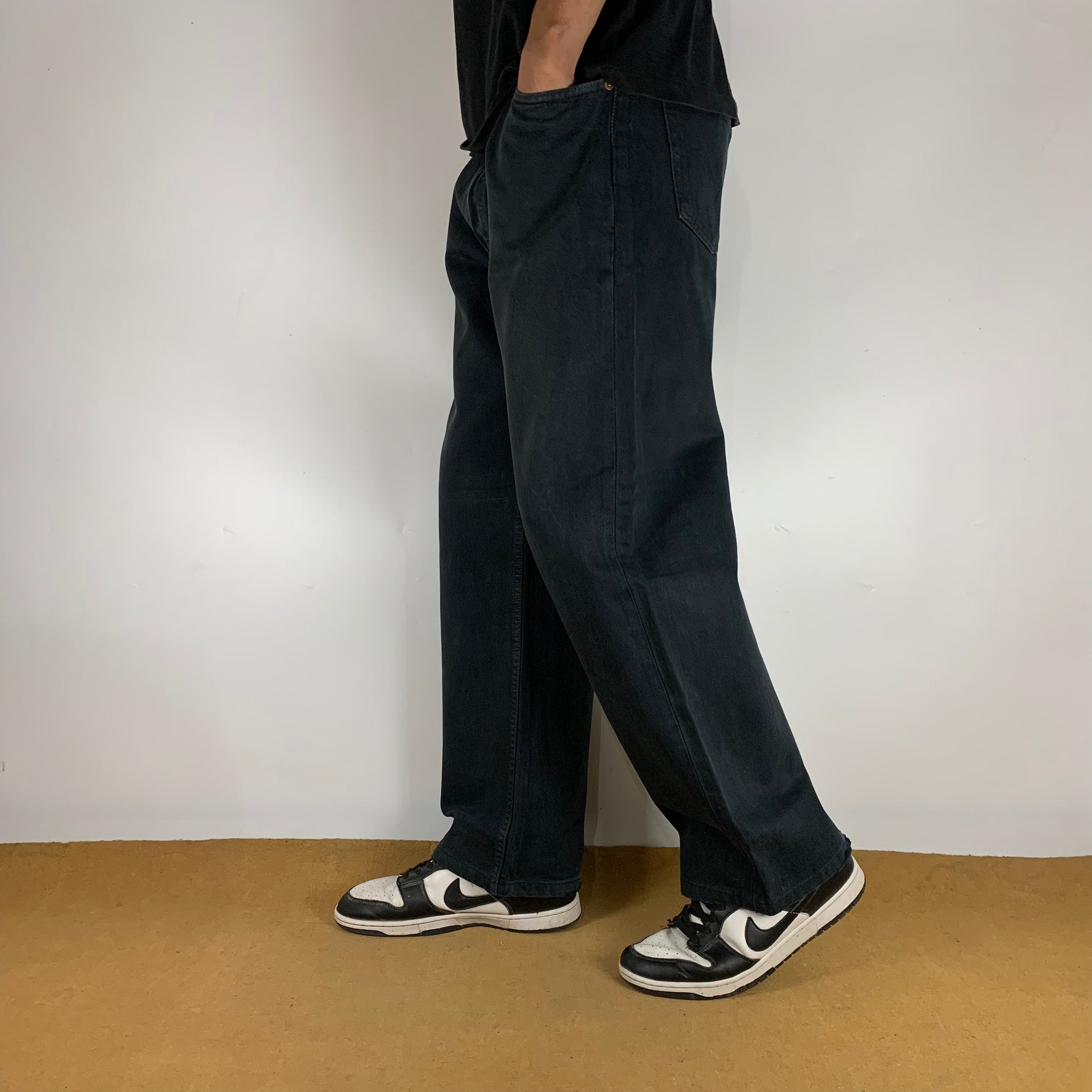 LEVI’s 501 JEANS