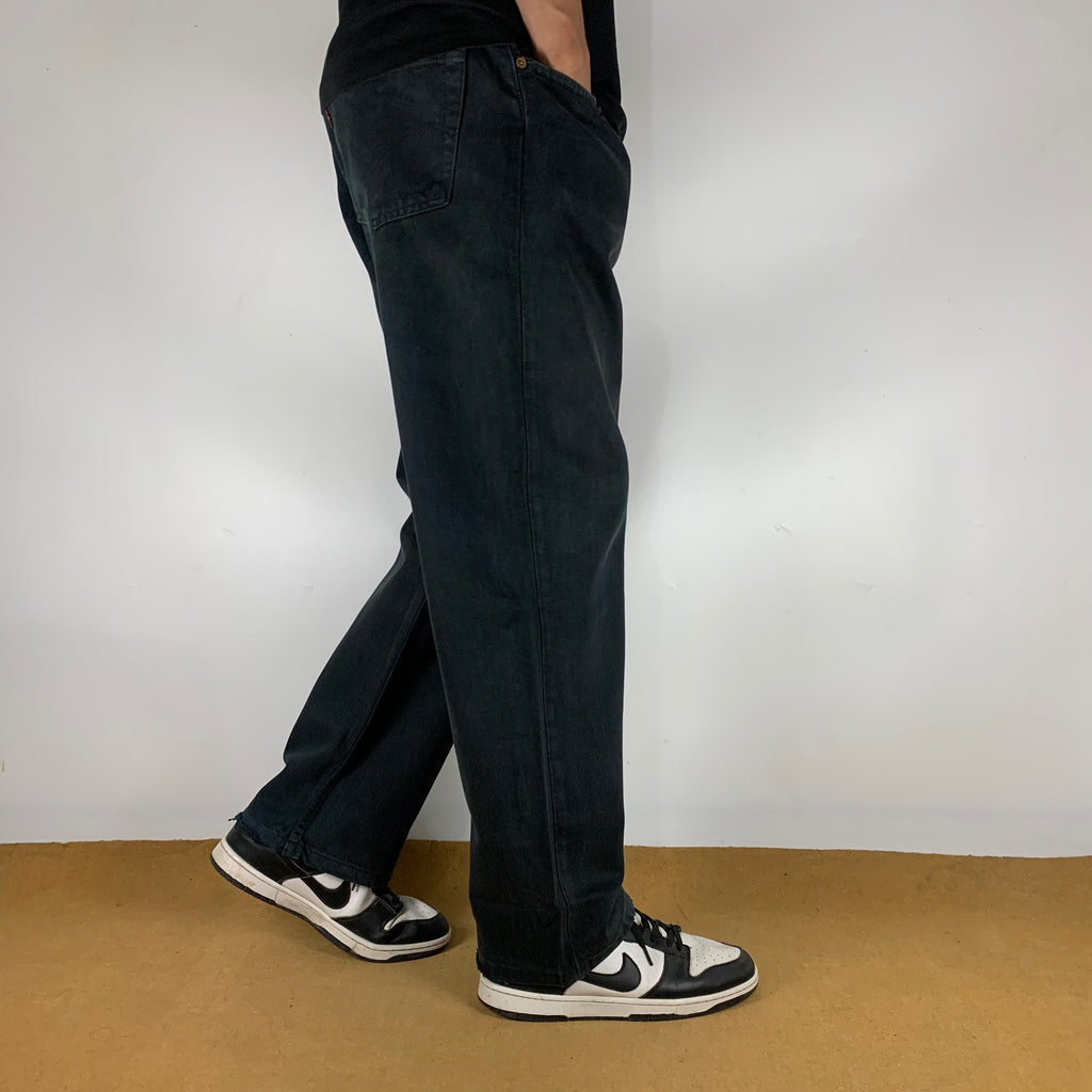 LEVI’s 501 JEANS