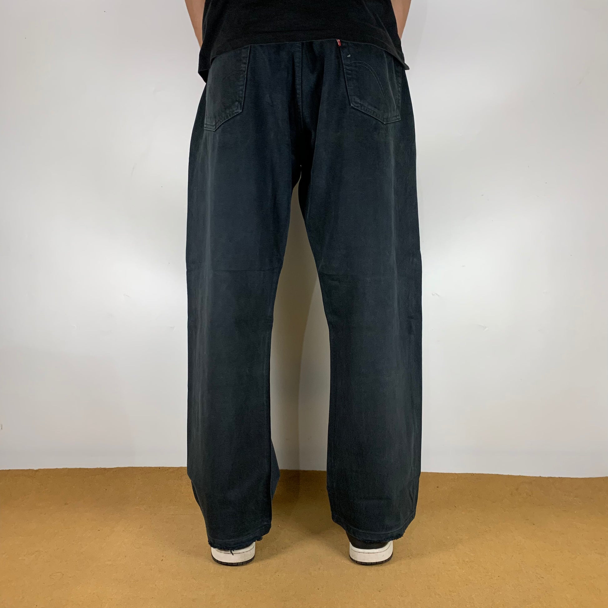 LEVI’s 501 JEANS