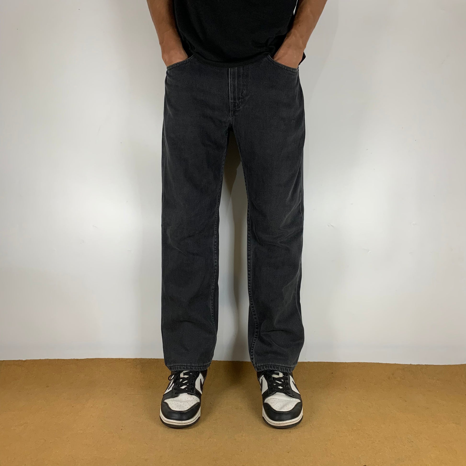 LEVI’s 516 JEANS