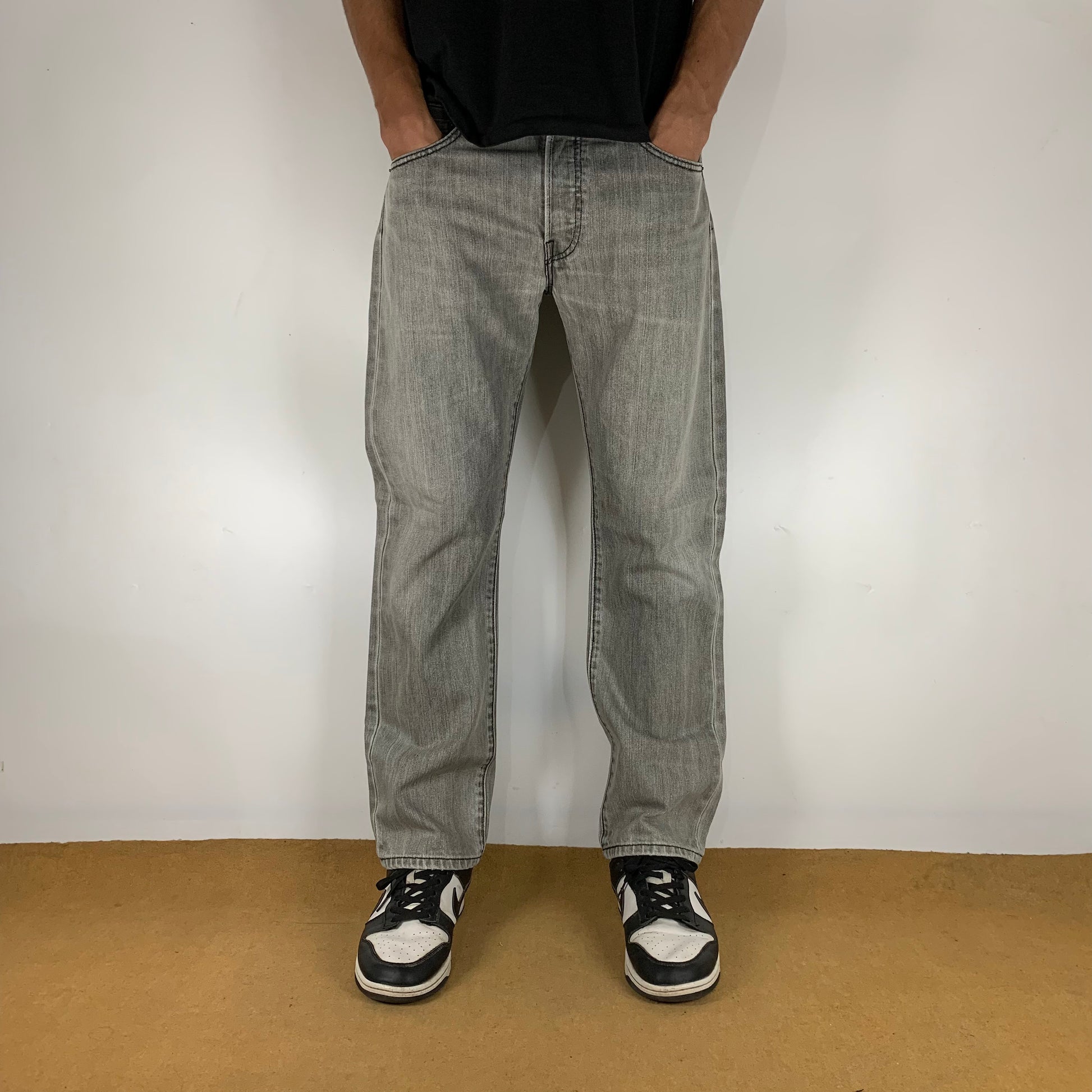 LEVI’s 501 JEANS