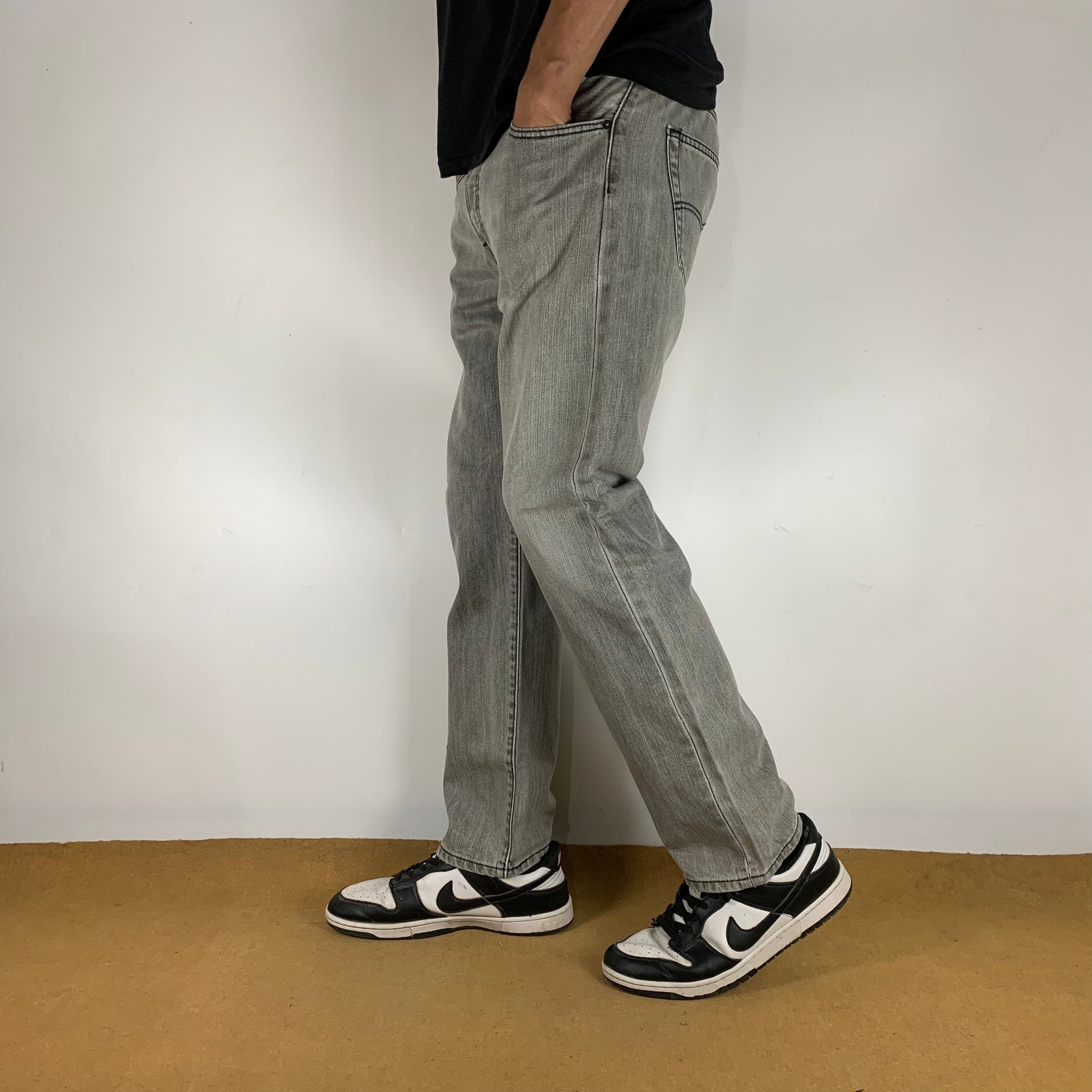 LEVI’s 501 JEANS
