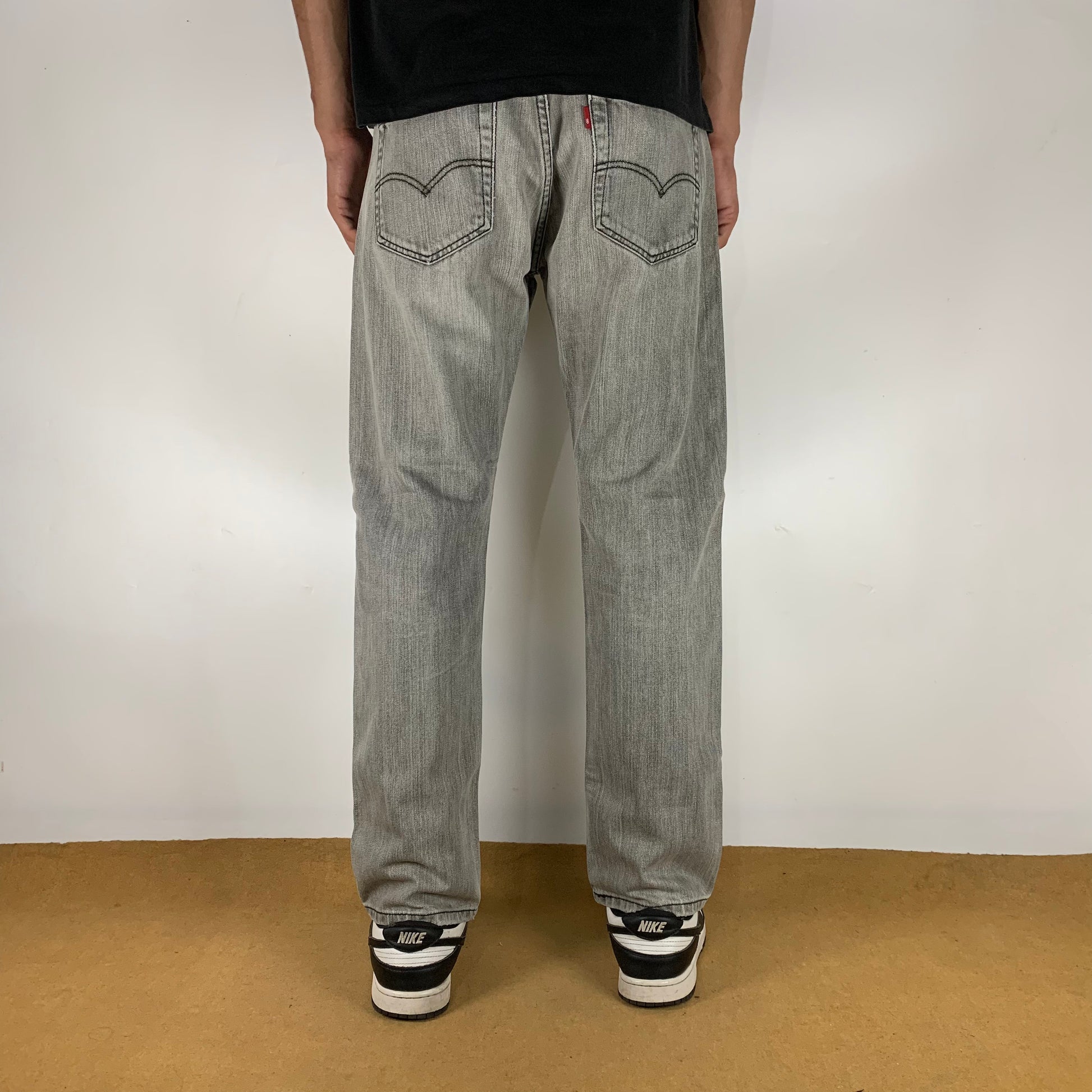 LEVI’s 501 JEANS