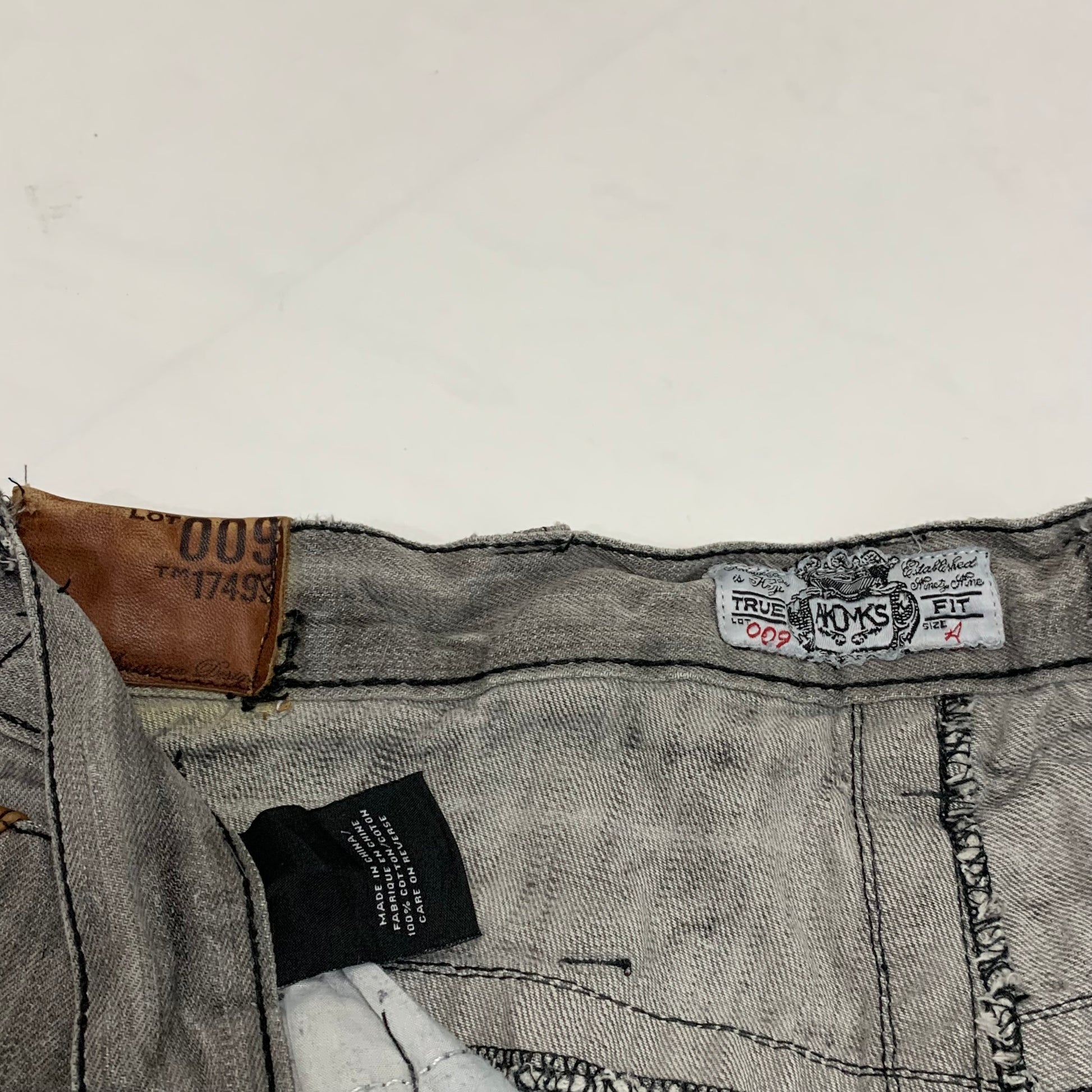AKADEMIKS BAGGY