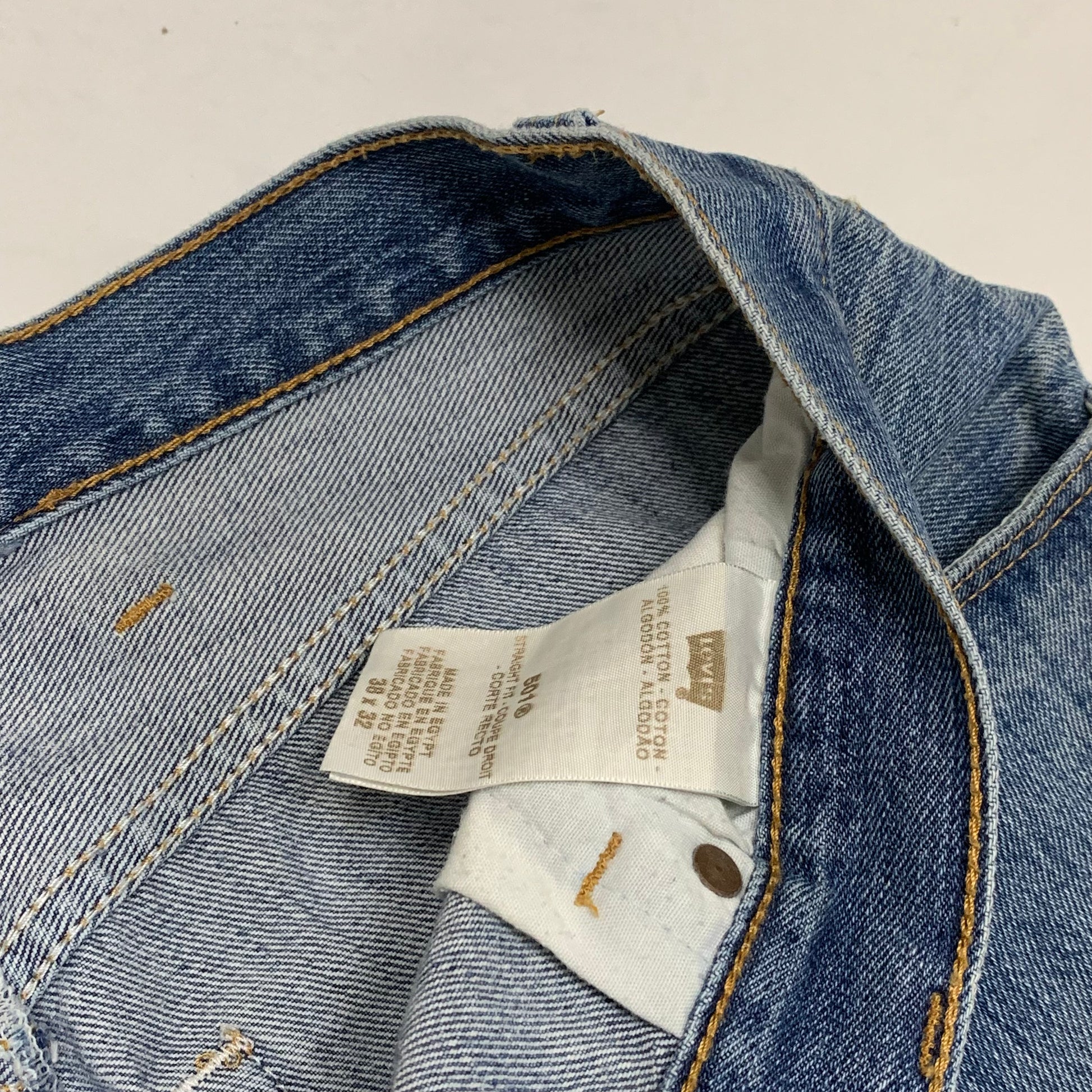 LEVI’s 501 JEANS