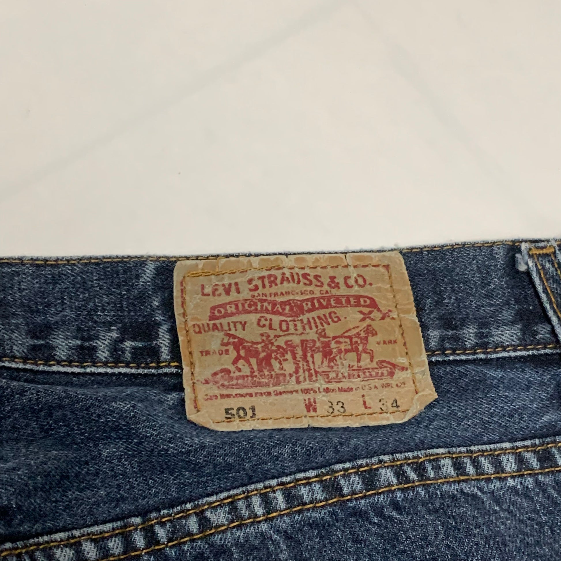 LEVI’s 501 JEANS