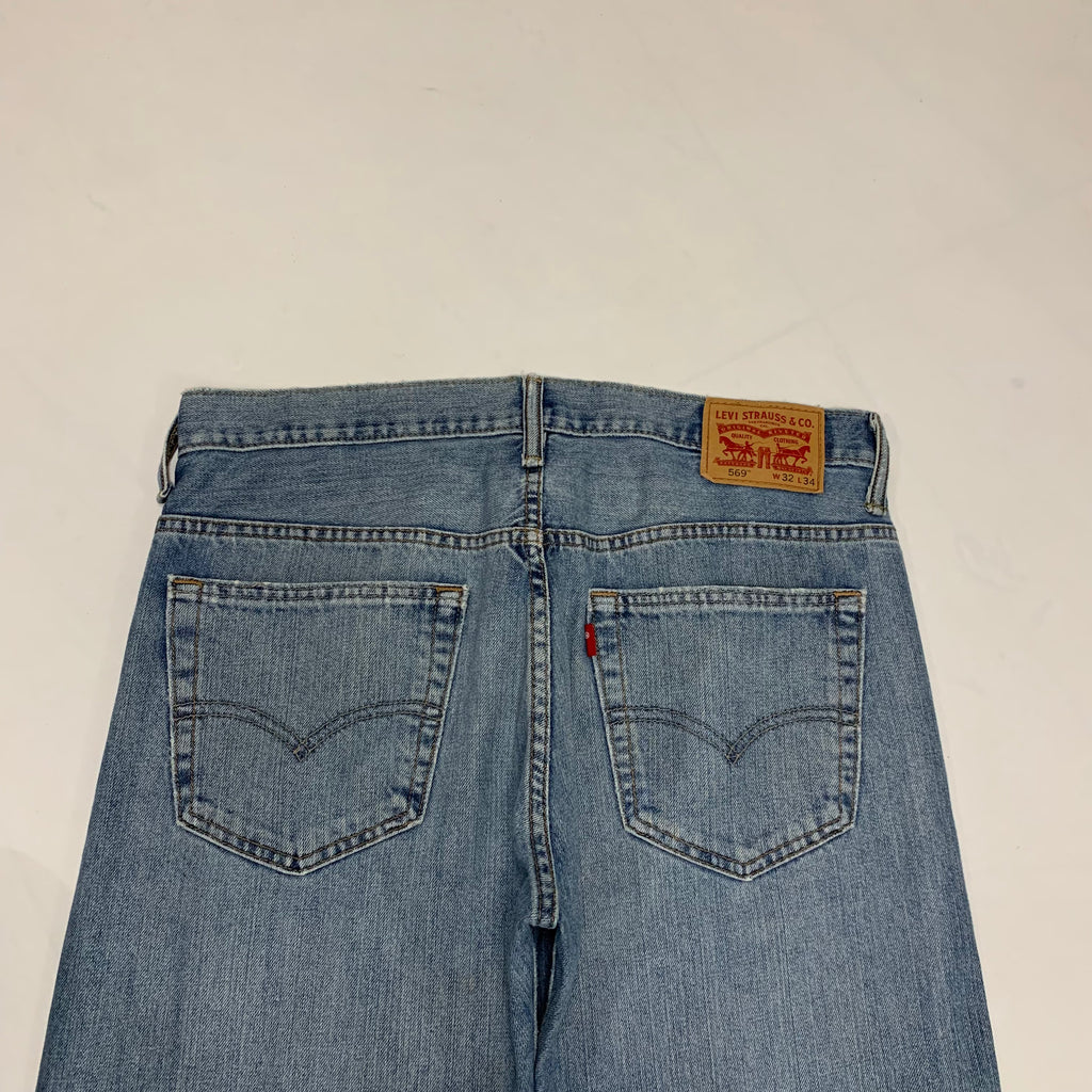 LEVI’s 569 JEANS