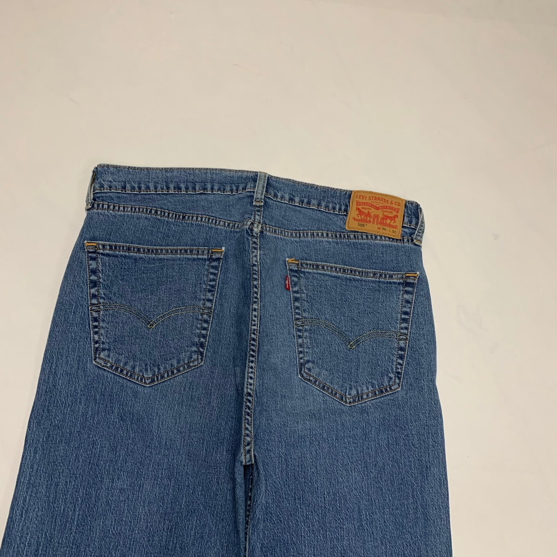LEVI’s 505 JEANS