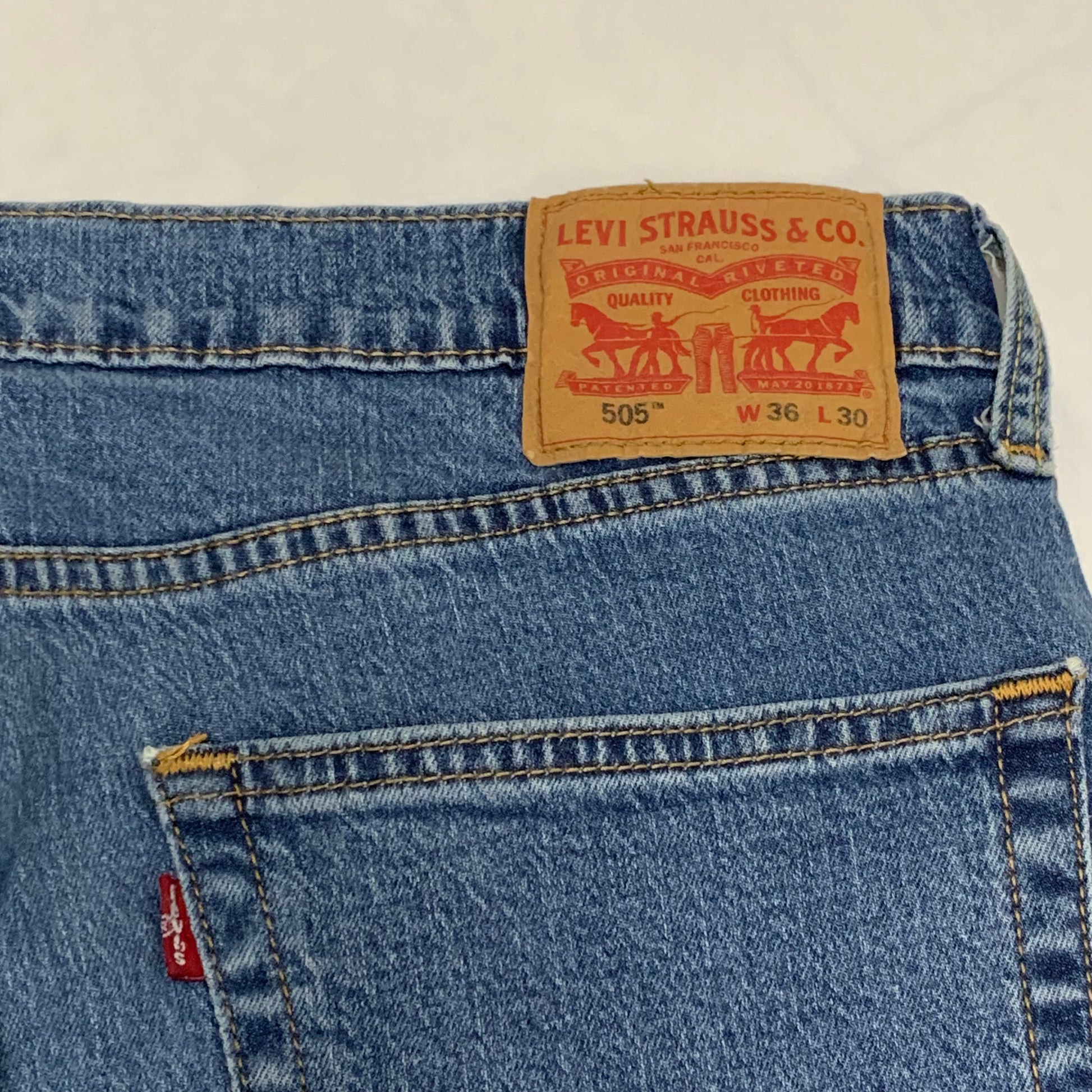 LEVI’s 505 JEANS
