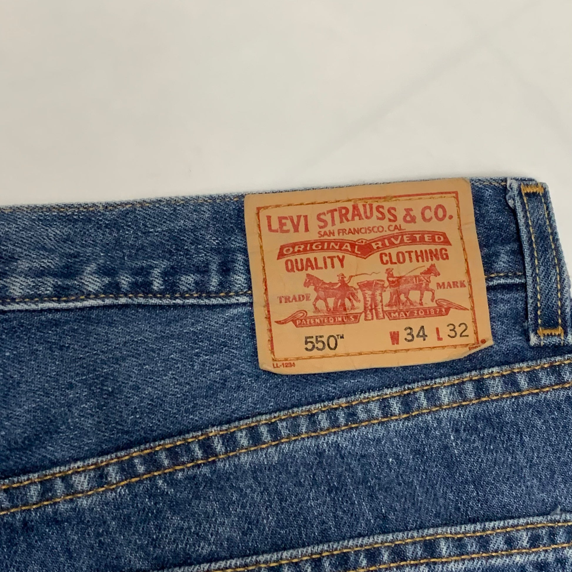 LEVI’s 550 JEANS