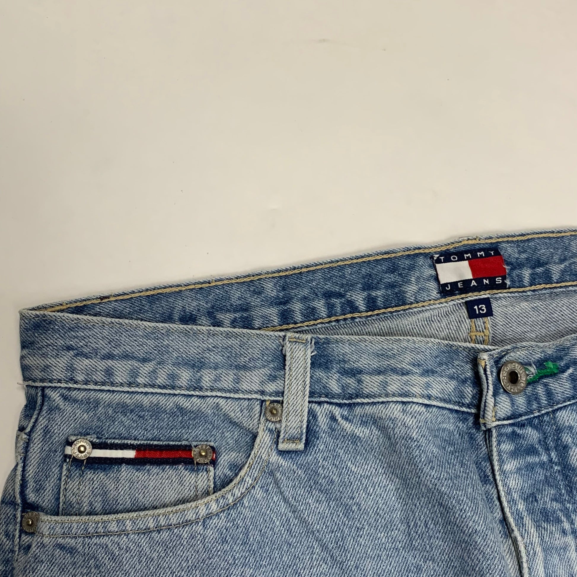 TOMMY HILFIGER JEANS