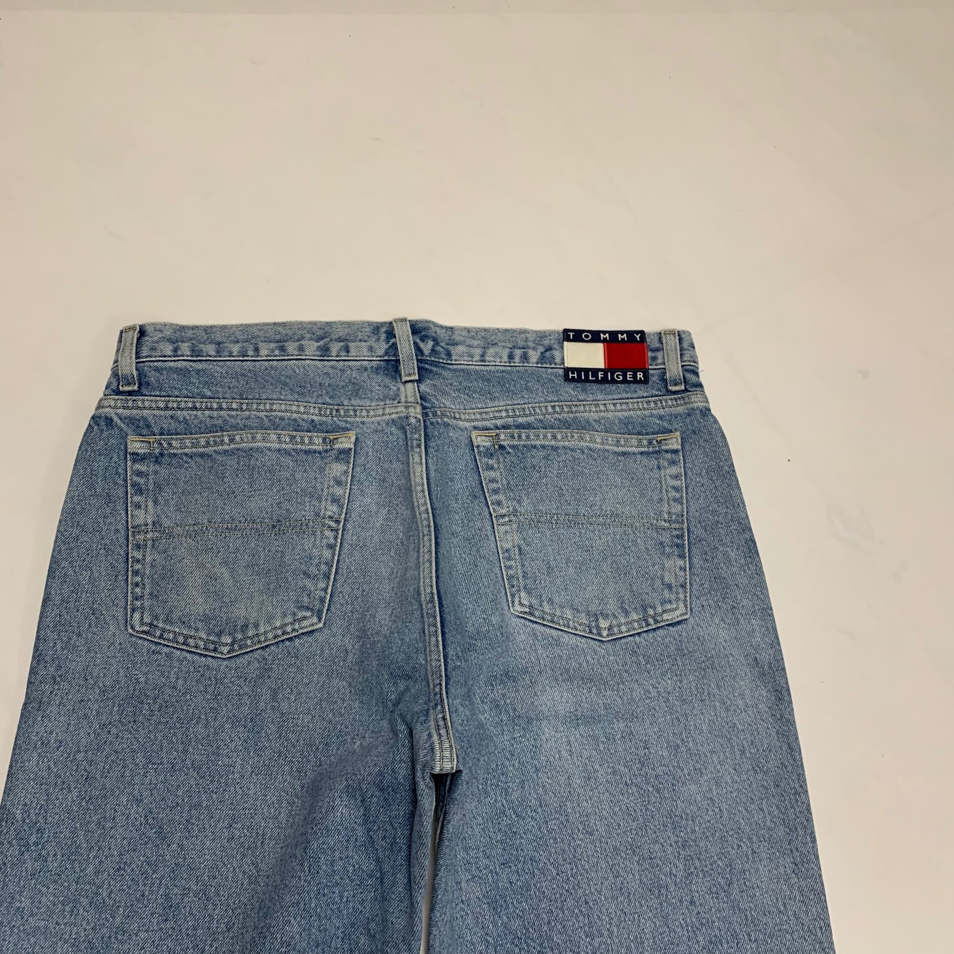 TOMMY HILFIGER JEANS