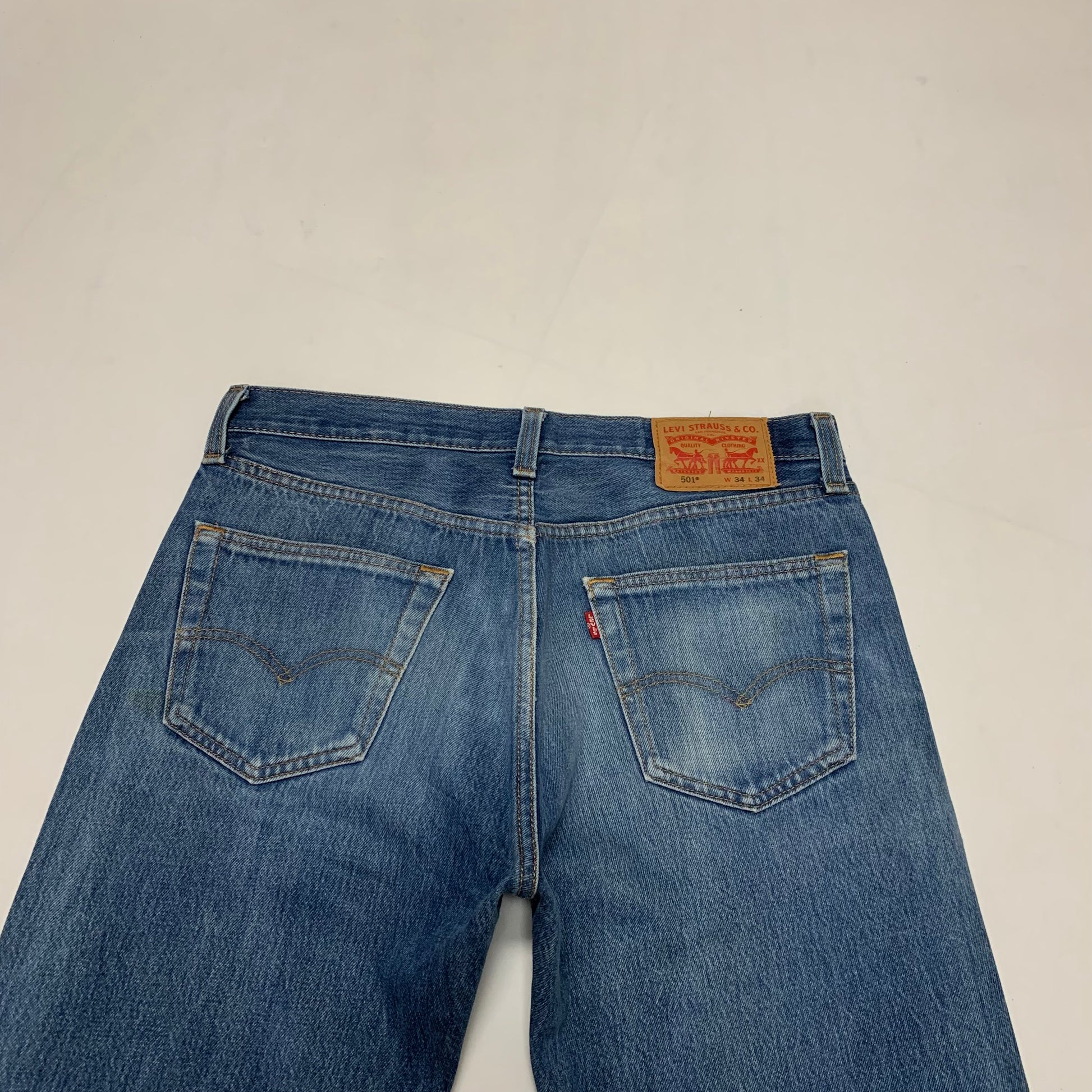 LEVI’s 501 JEANS