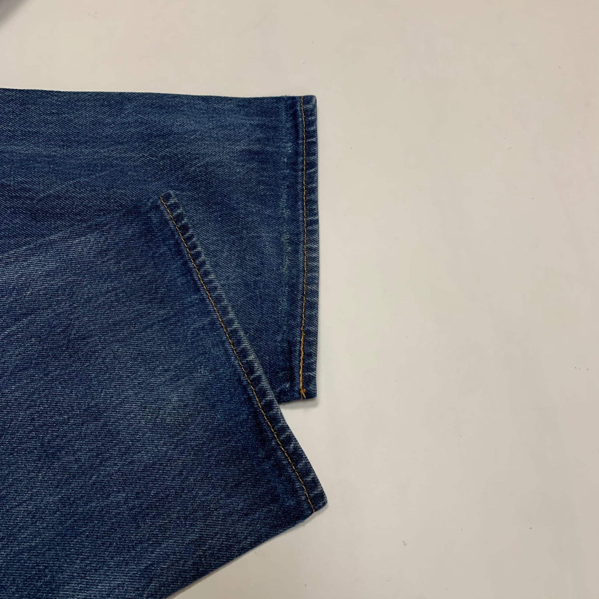 LEVI’s 501 JEANS