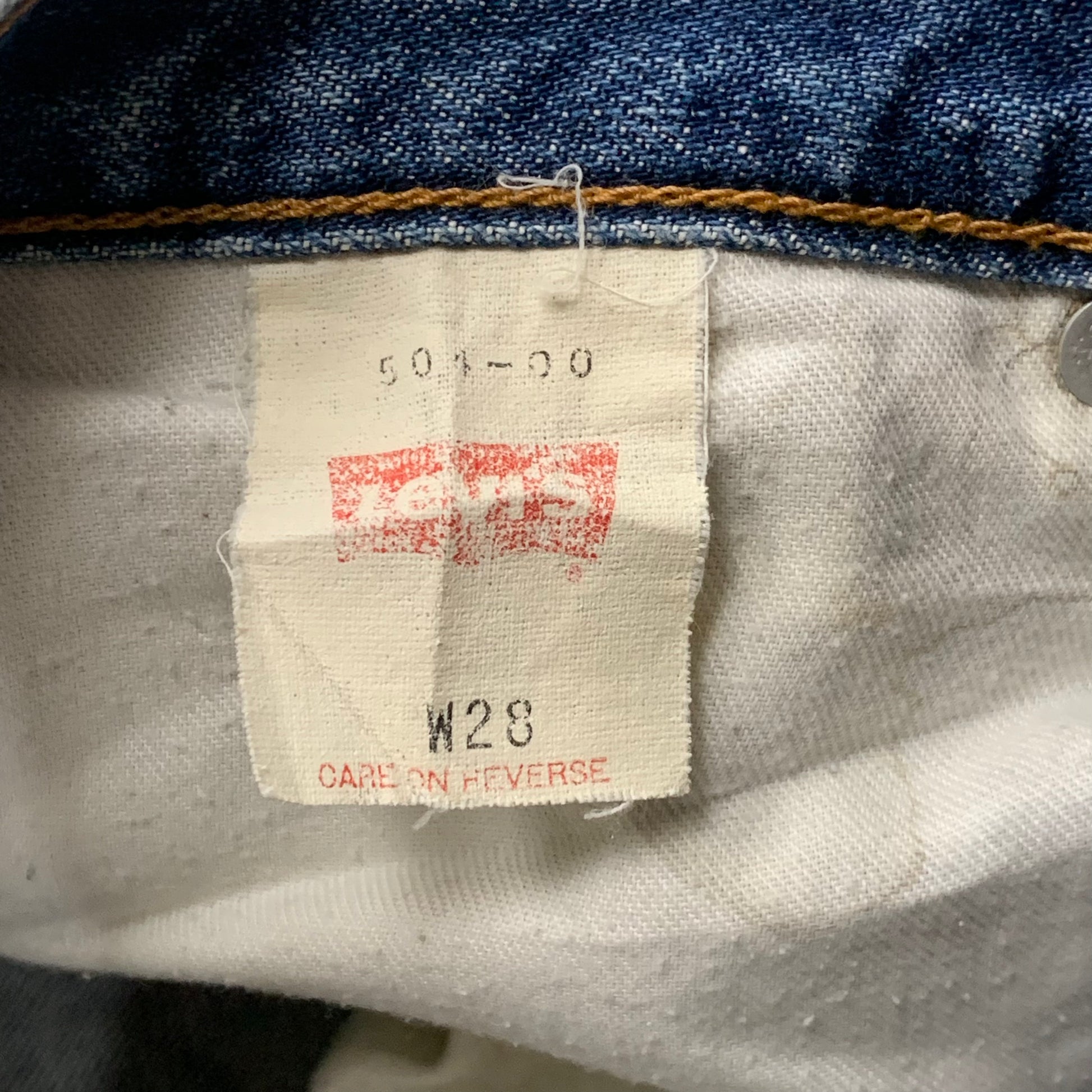 LEVI’s 504 JEANS