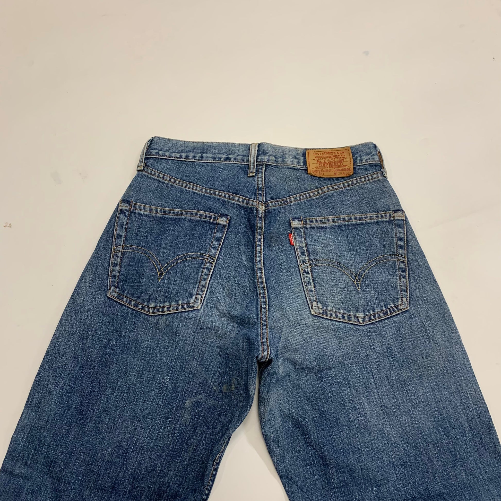 LEVI’s 504 JEANS