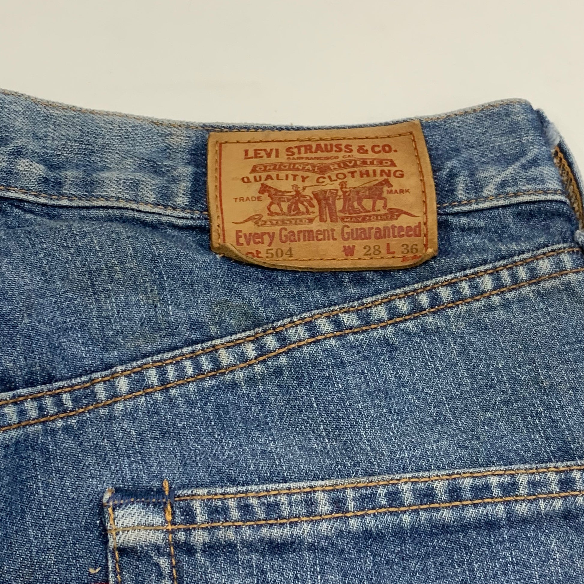 LEVI’s 504 JEANS