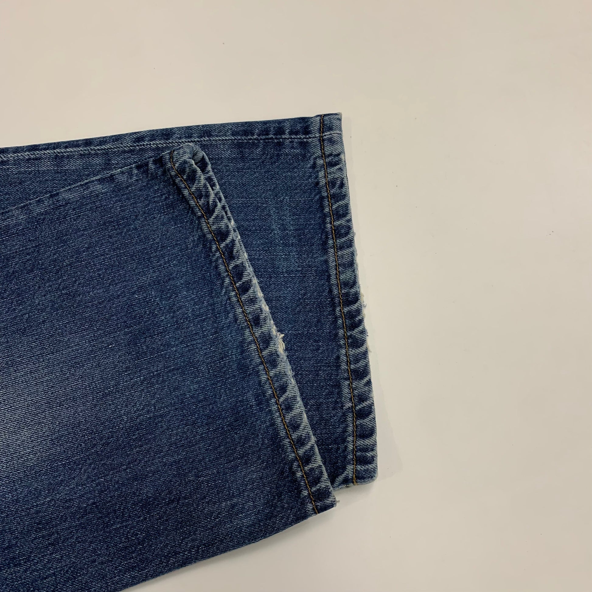 LEVI’s 507 JEANS