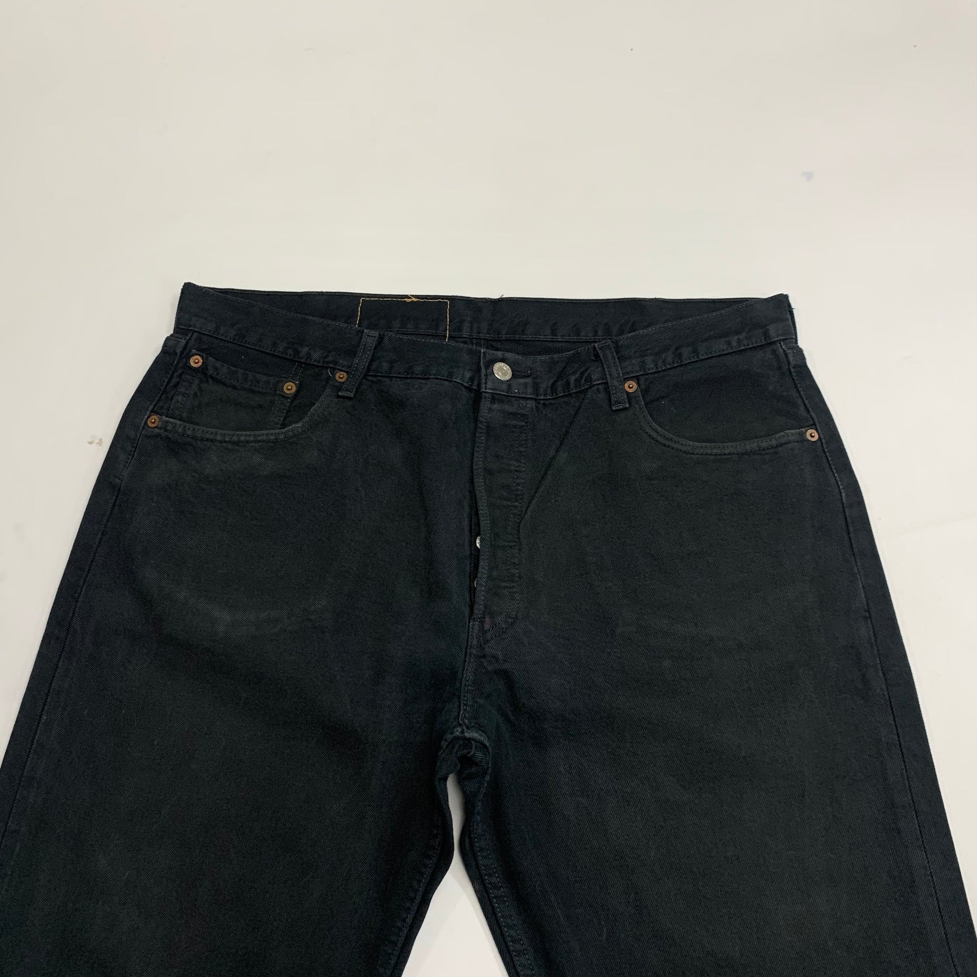 LEVI’s 501 JEANS