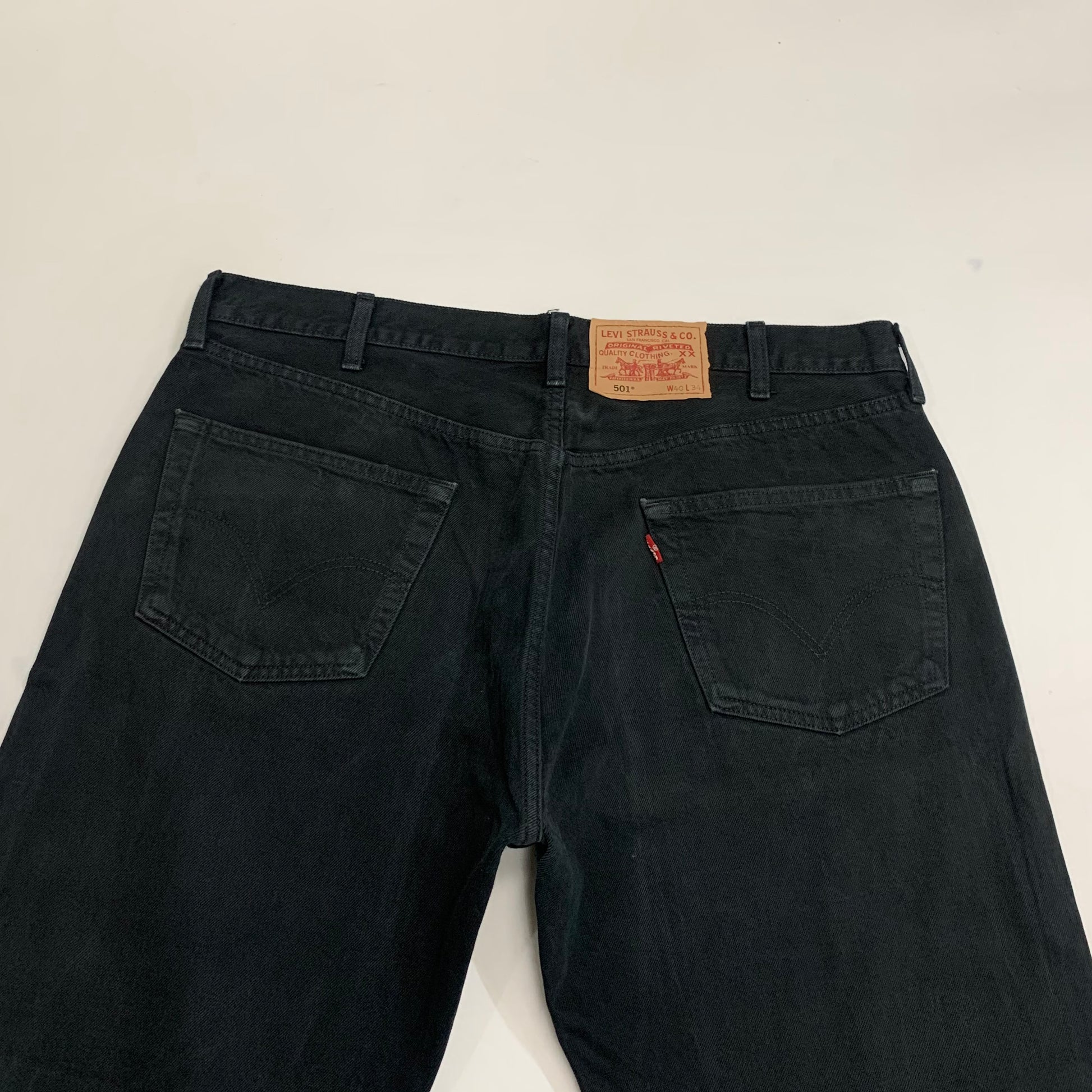 LEVI’s 501 JEANS