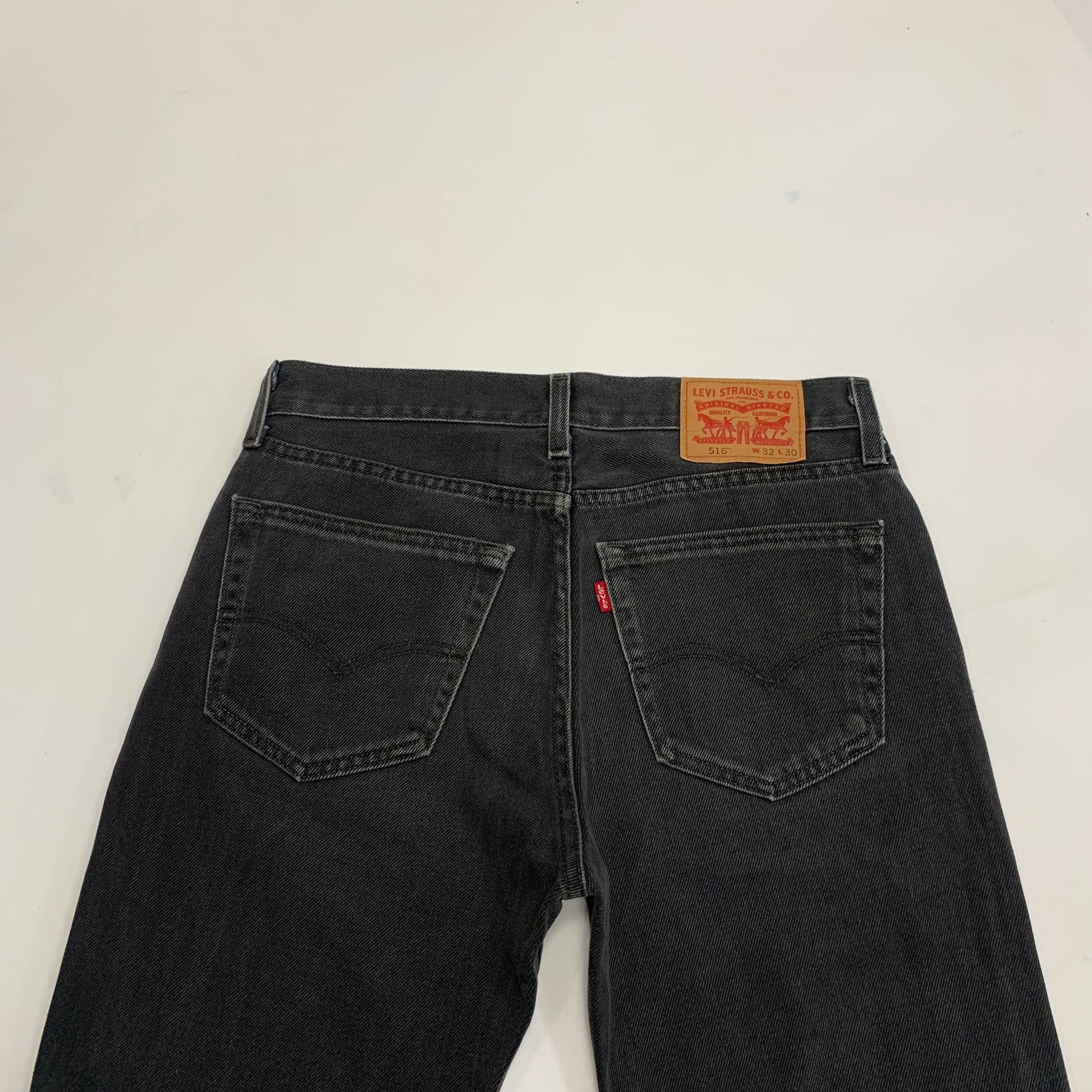 LEVI’s 516 JEANS