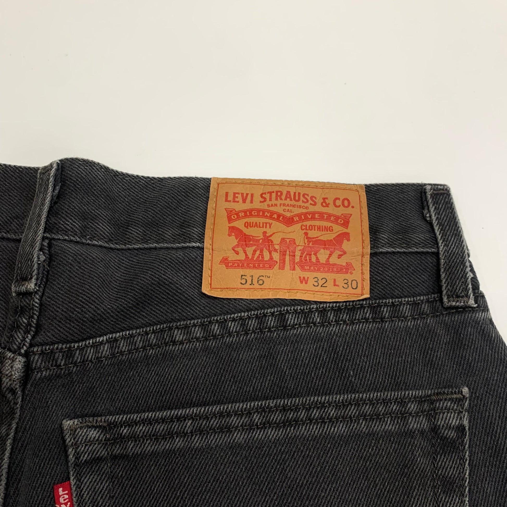 LEVI’s 516 JEANS