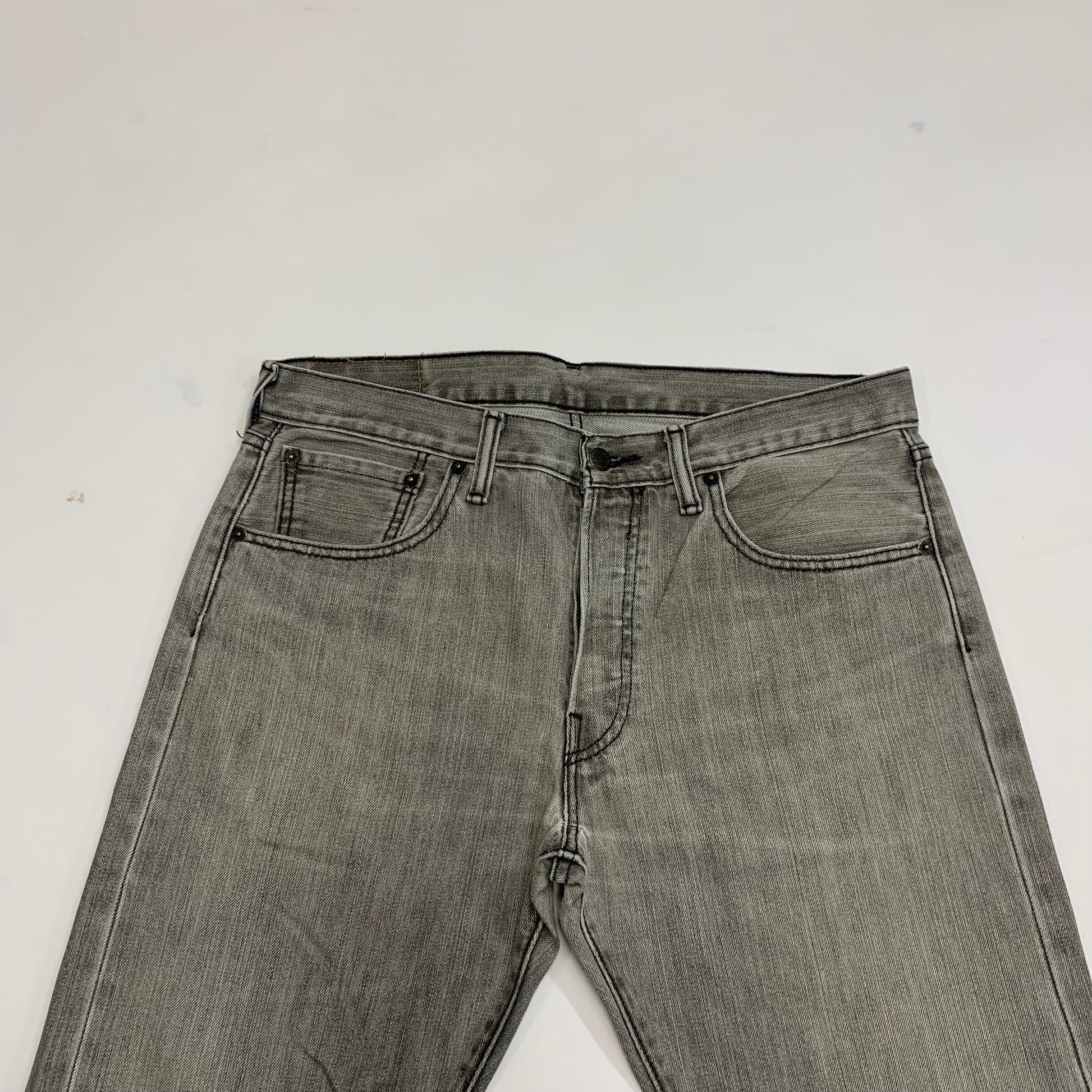 LEVI’s 501 JEANS