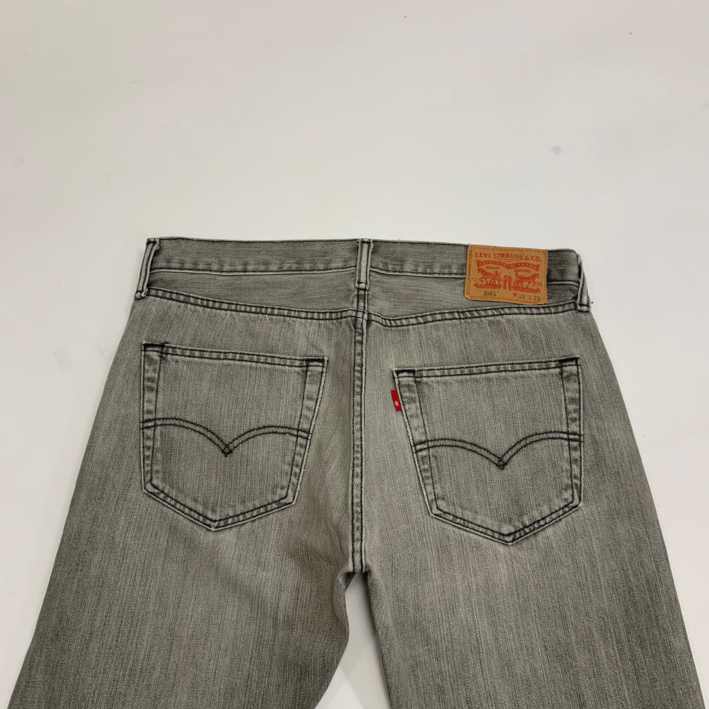 LEVI’s 501 JEANS