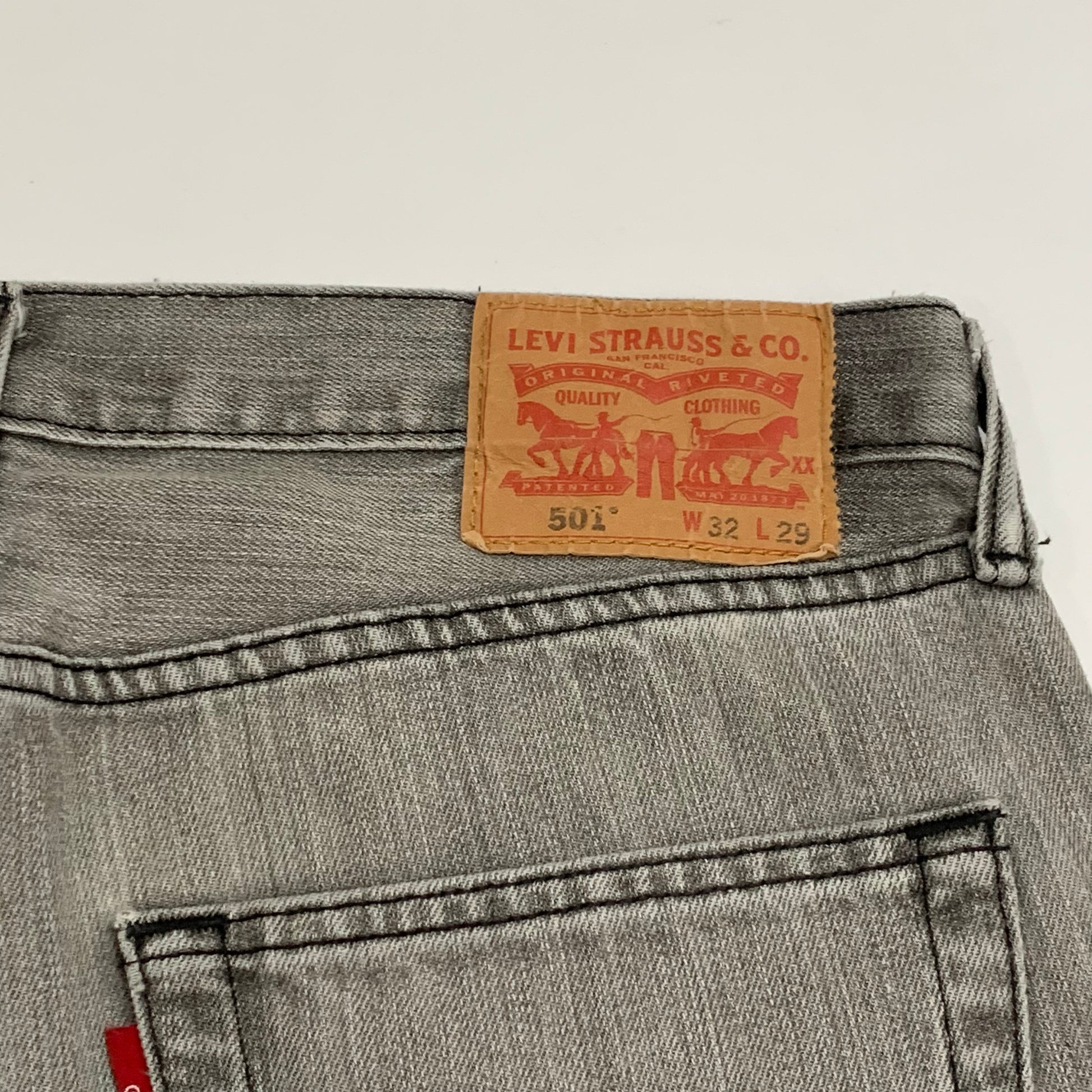 LEVI’s 501 JEANS