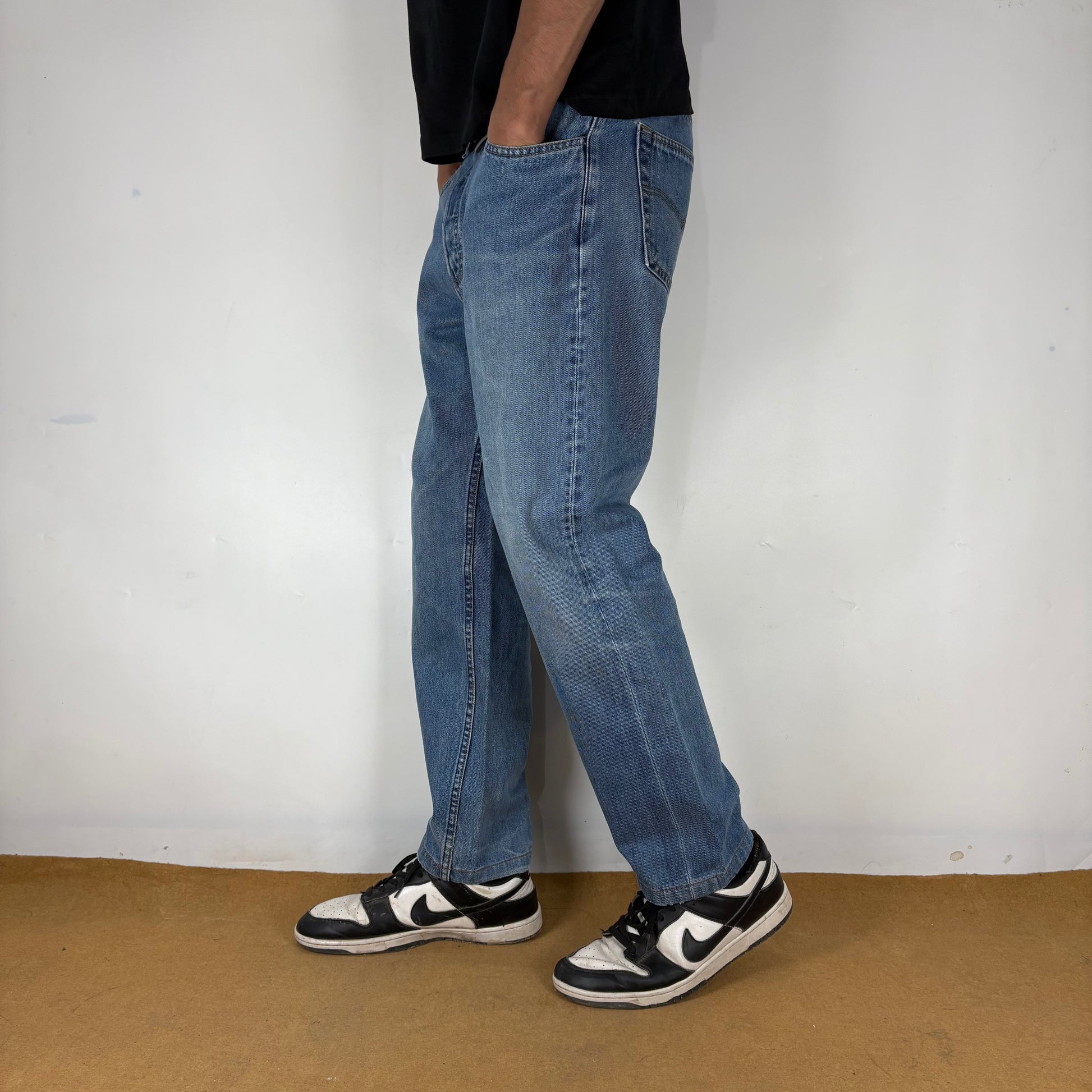 LEVI’s 501 JEANS