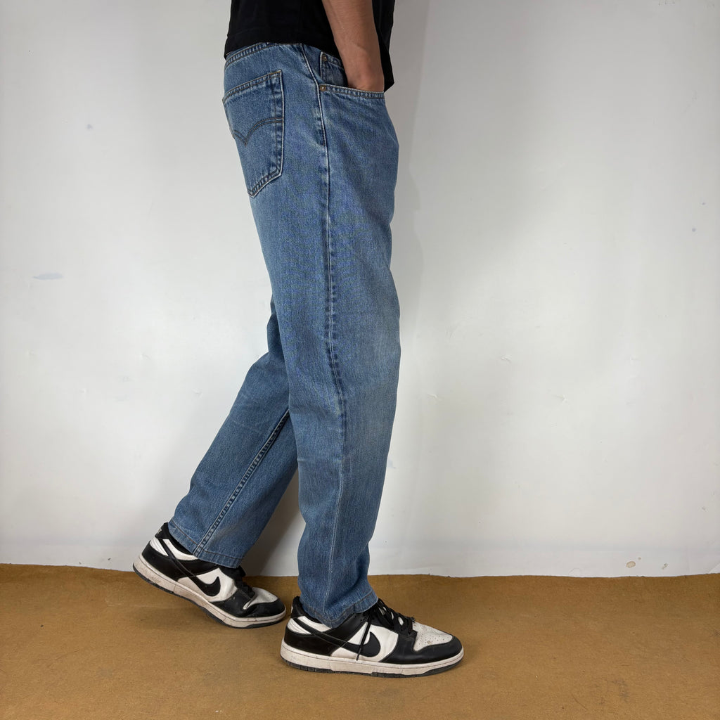 LEVI’s 501 JEANS