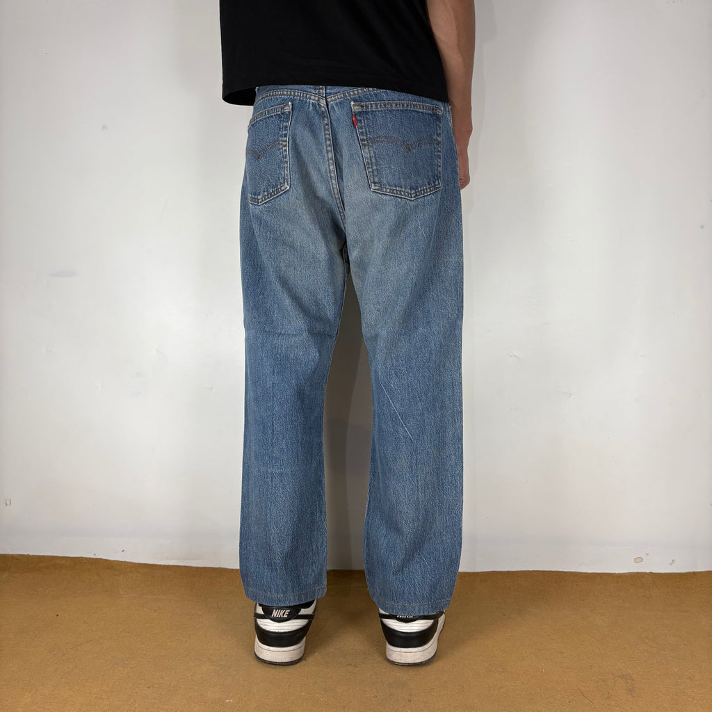 LEVI’s 501 JEANS