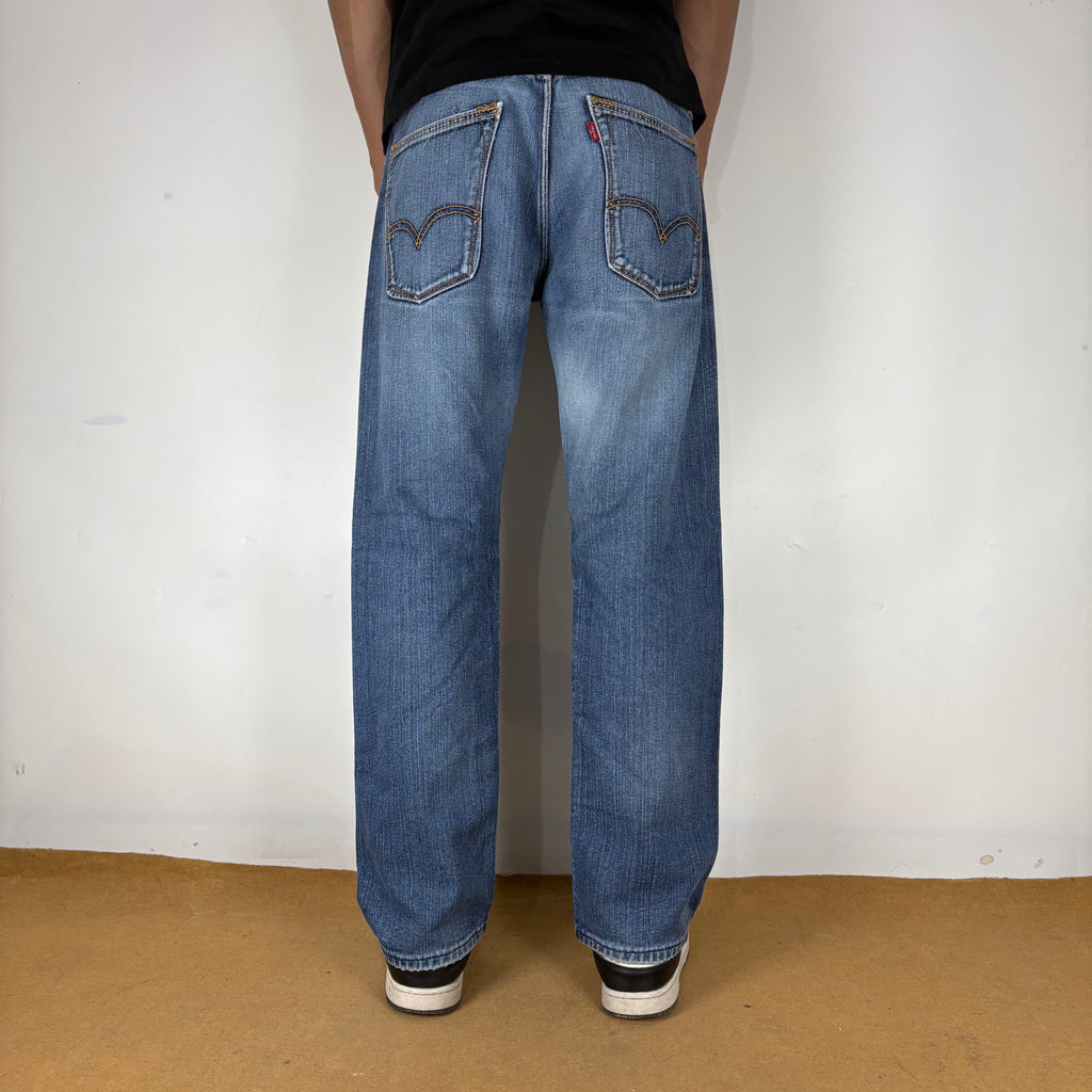 LEVI’s 504 JEANS