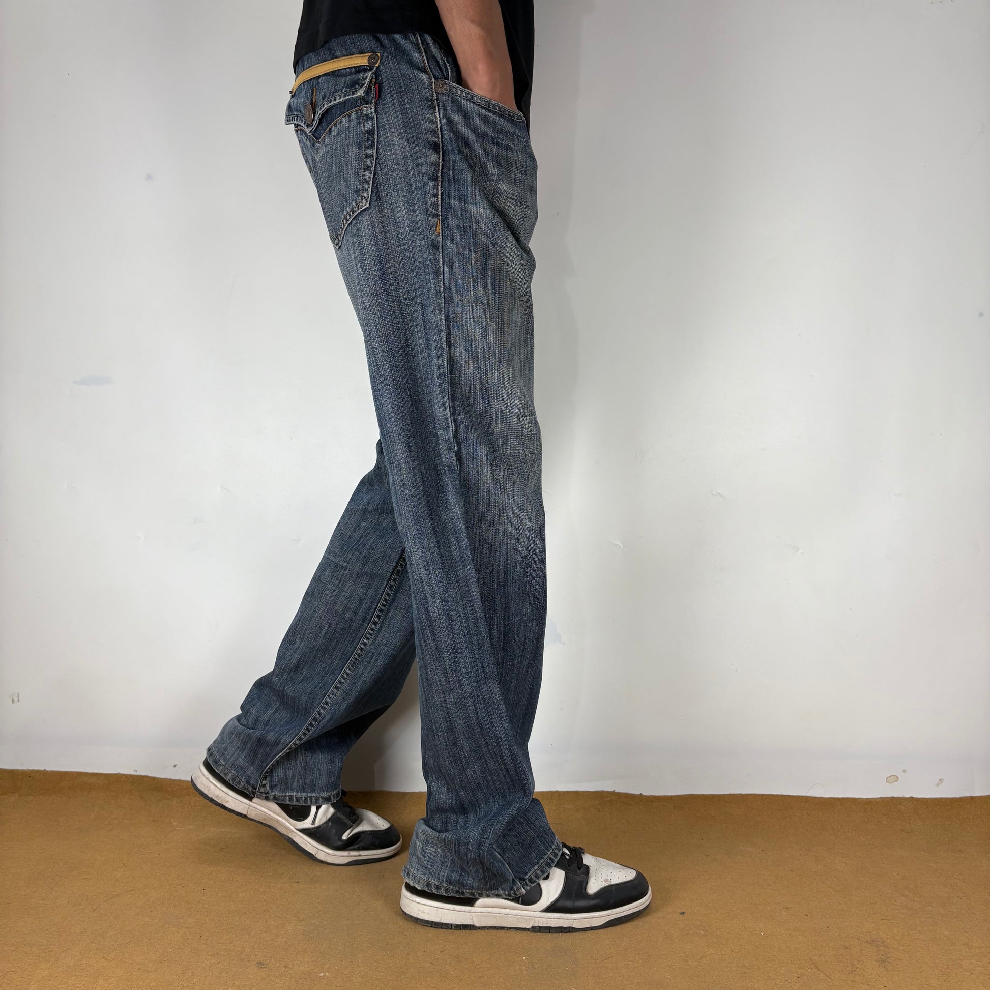 HANGTEN JEANS