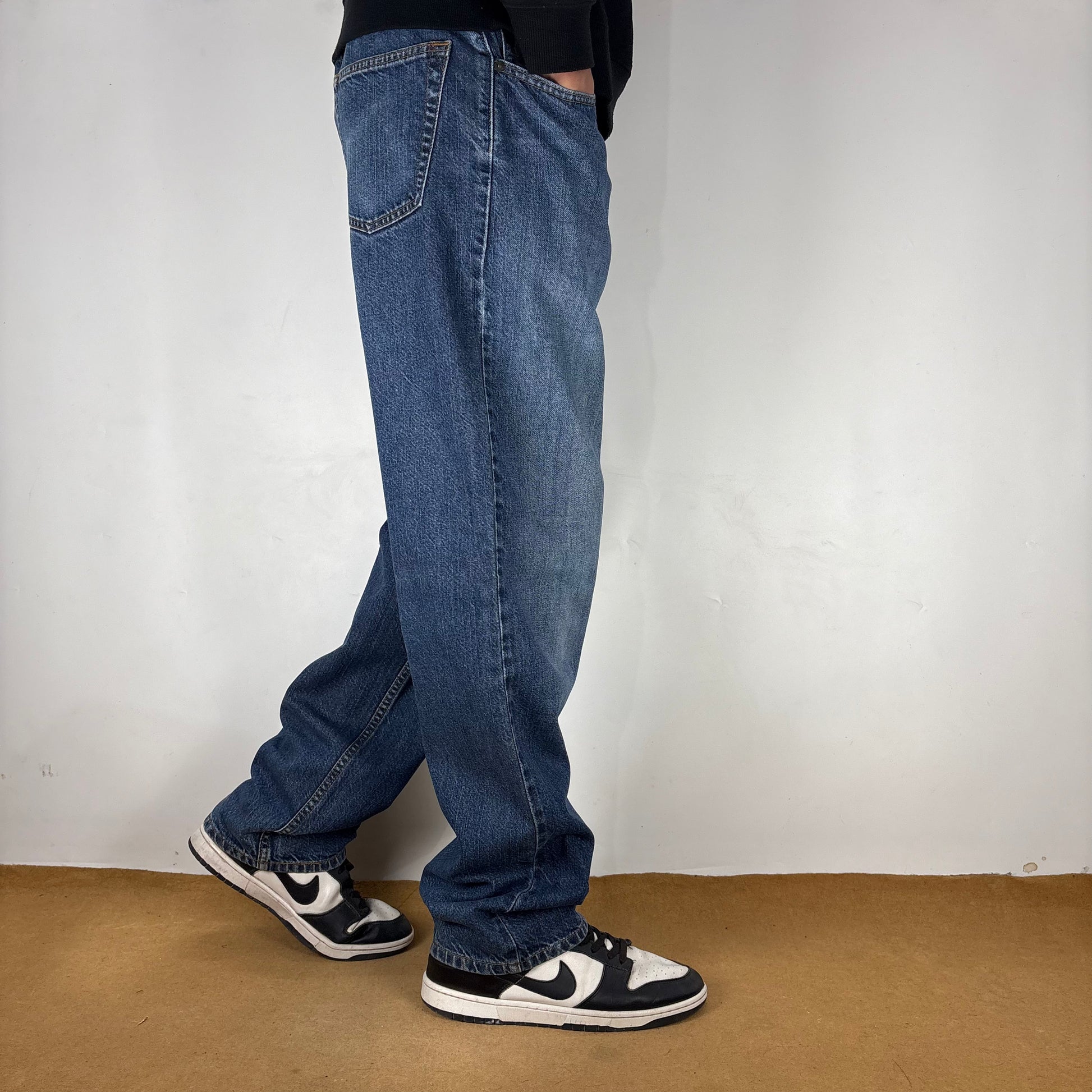 SIGNATURE RELAXED JEANS