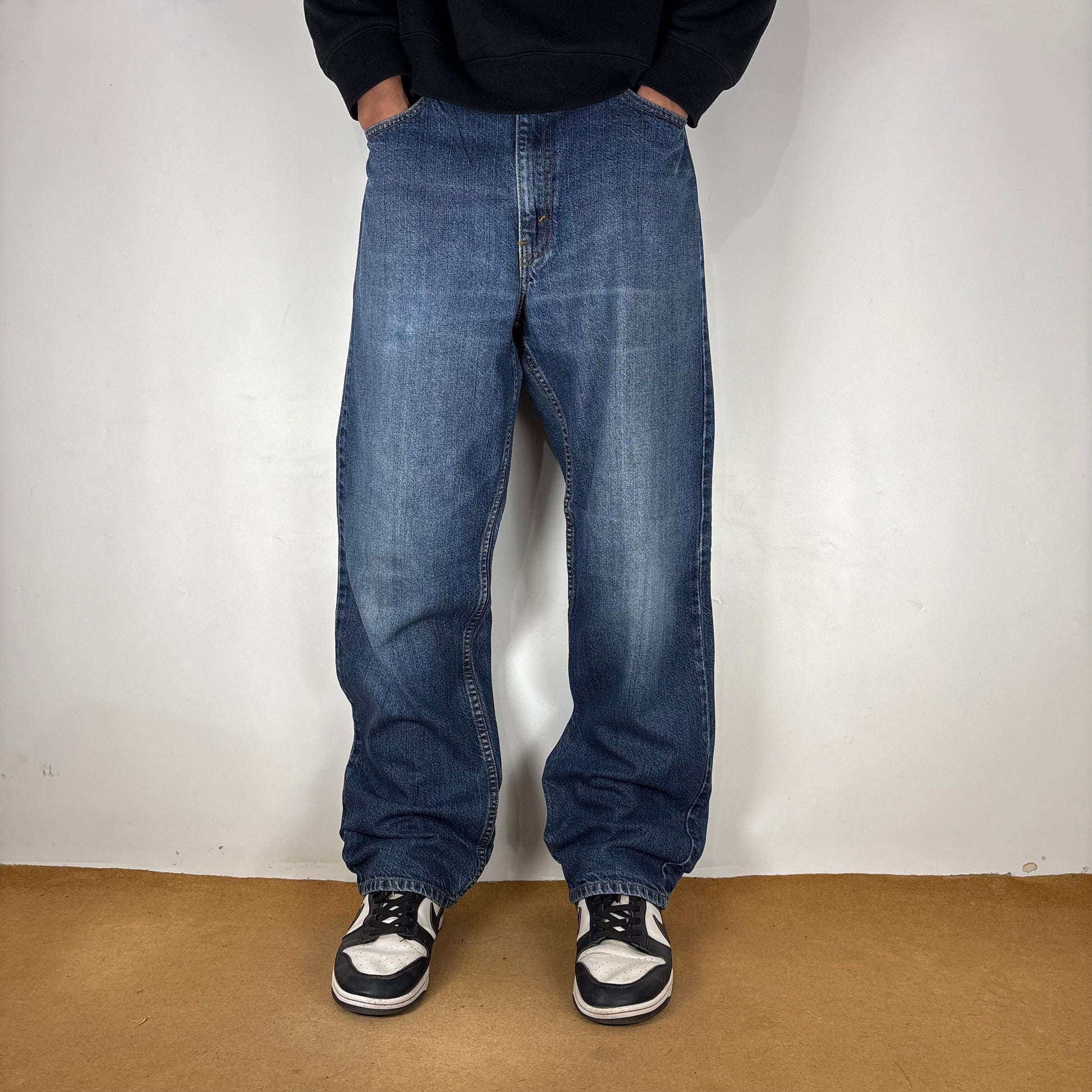 SIGNATURE RELAXED JEANS