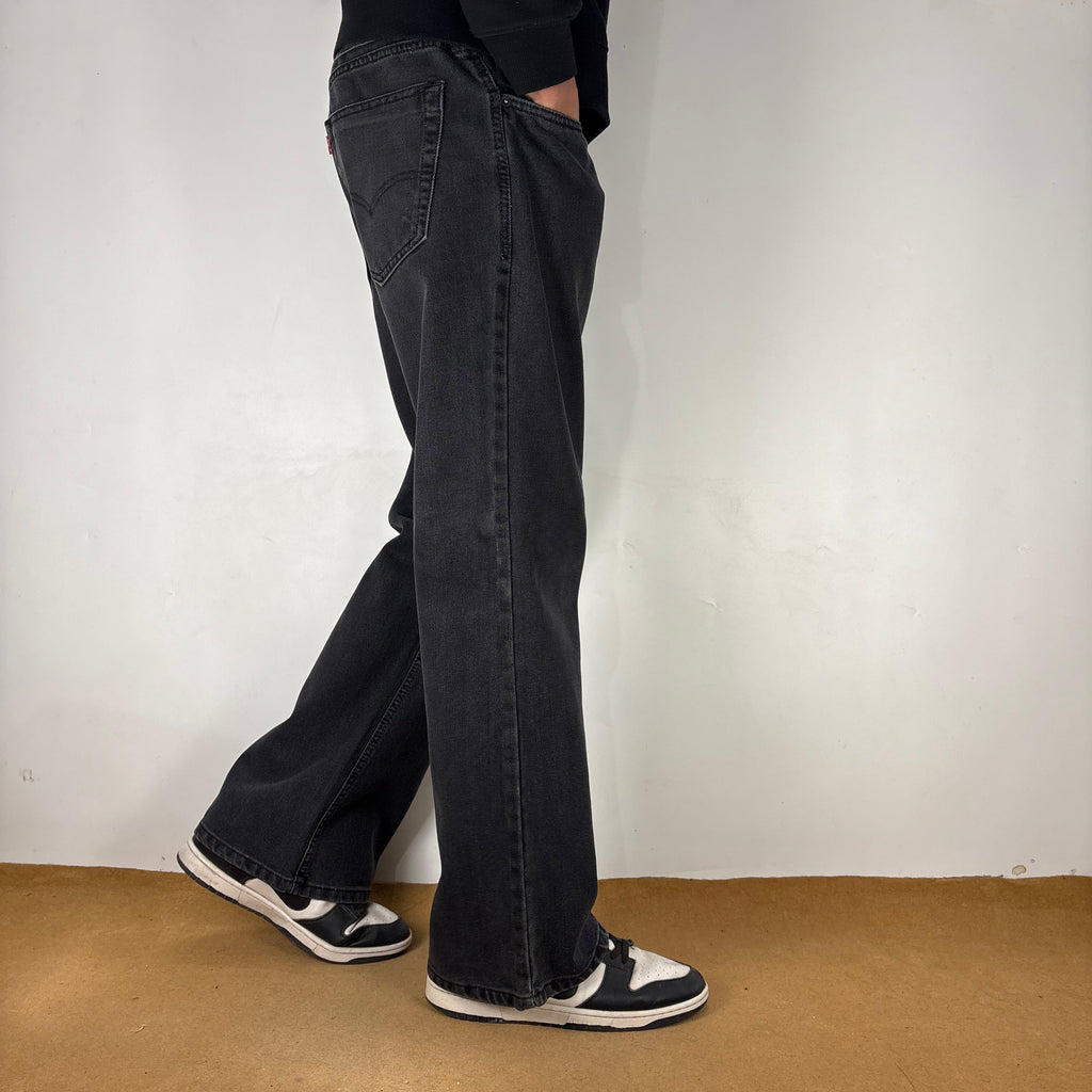 LEVI’s RELAXED TAPERED